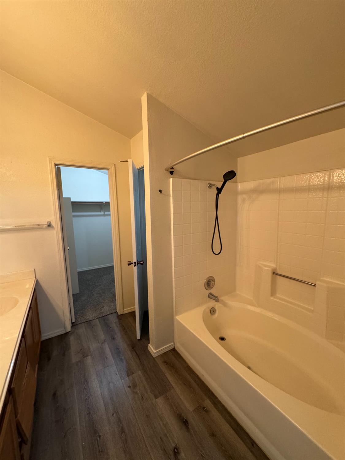 1900 Temescal Dr, Modesto, CA 95355