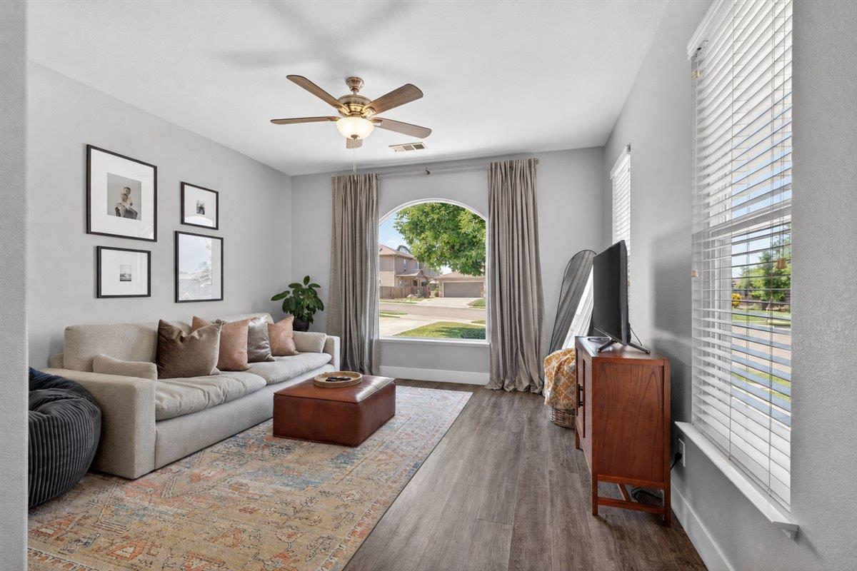 437 Silver Ridge Ct, Oakdale, CA 95361