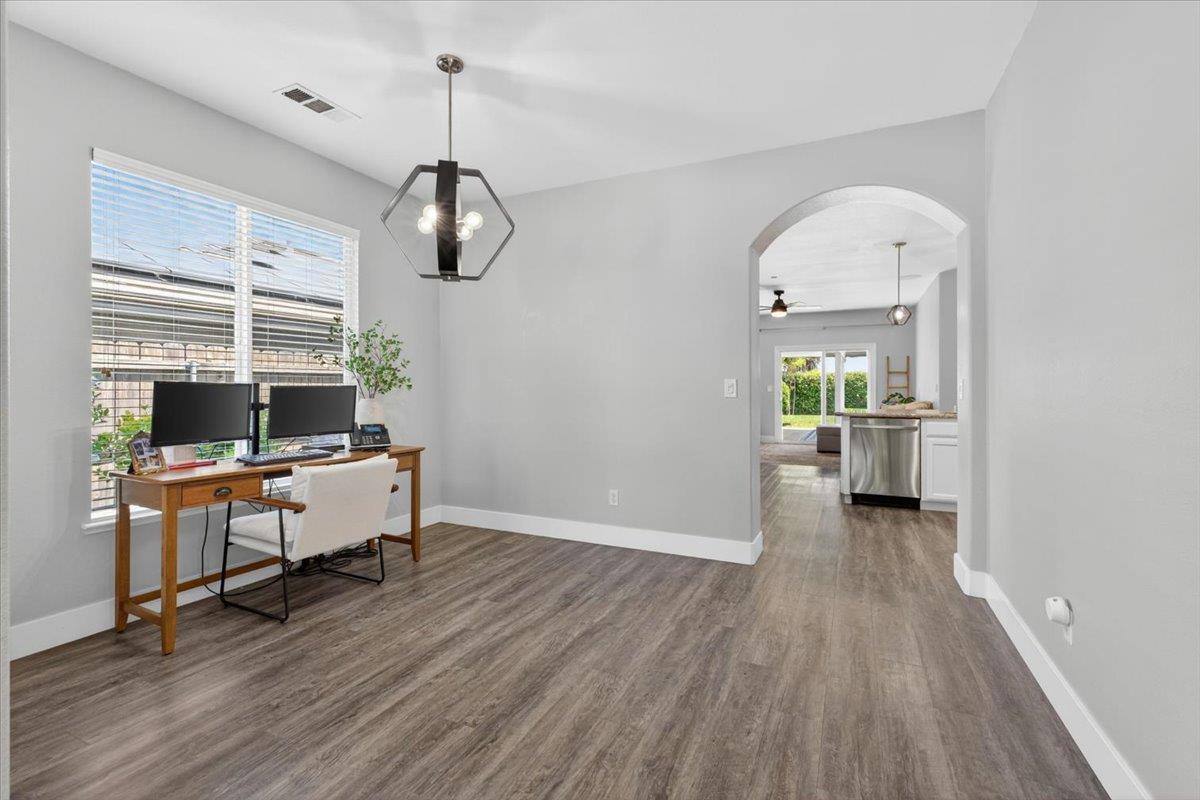 437 Silver Ridge Ct, Oakdale, CA 95361