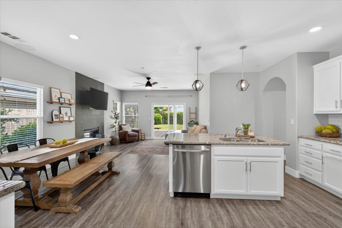437 Silver Ridge Ct, Oakdale, CA 95361