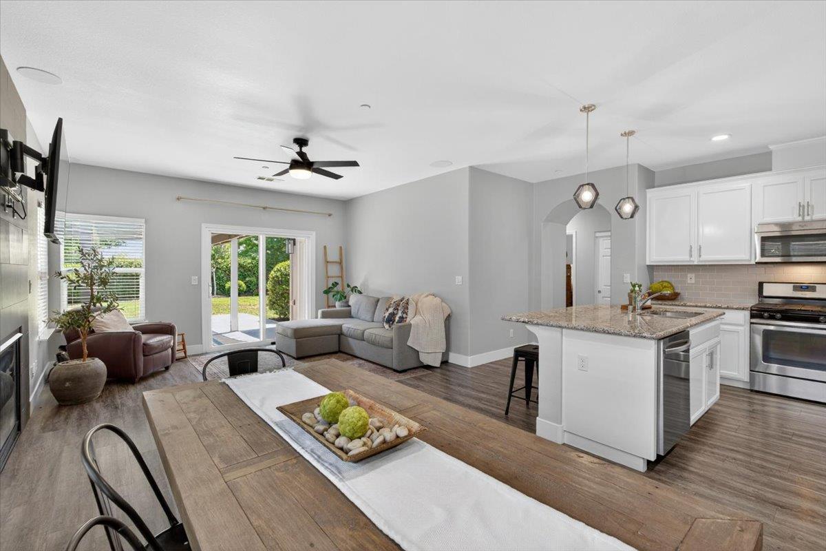 437 Silver Ridge Ct, Oakdale, CA 95361