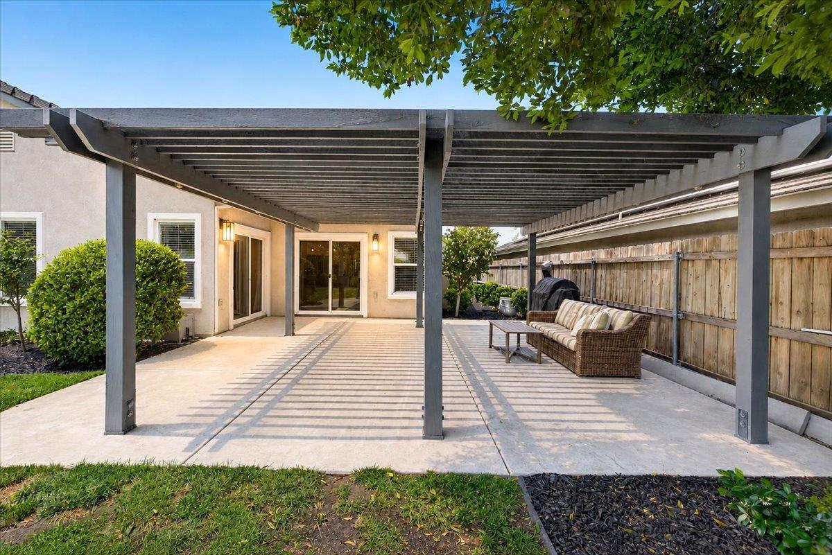 437 Silver Ridge Ct, Oakdale, CA 95361