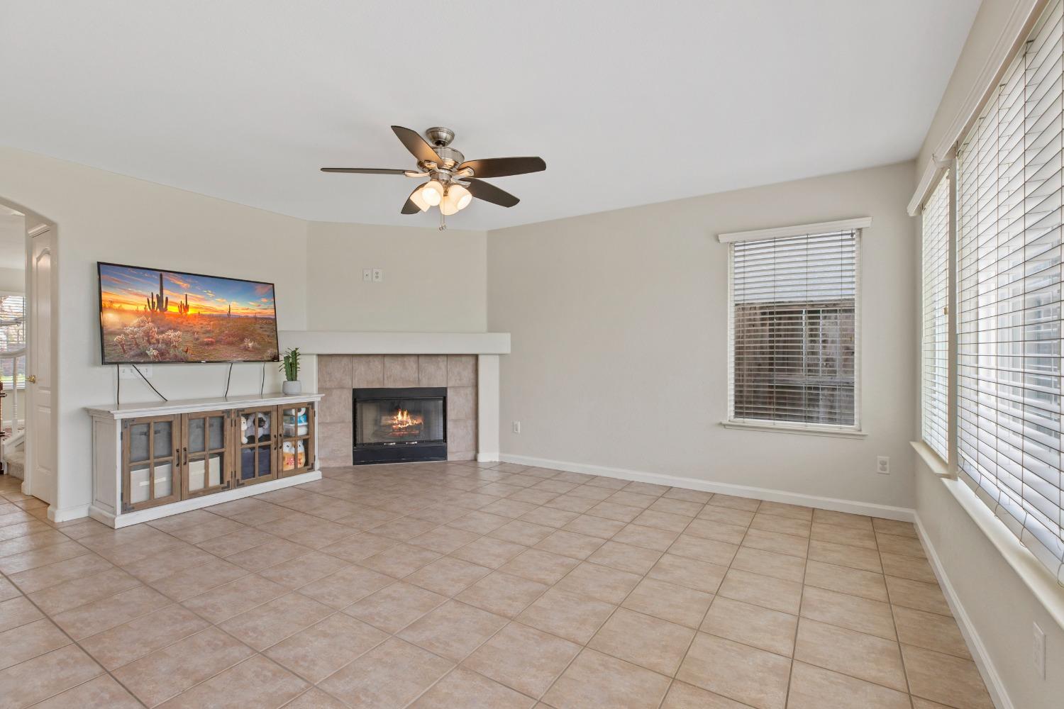2135 Fountain Square Ave, Manteca, CA 95337