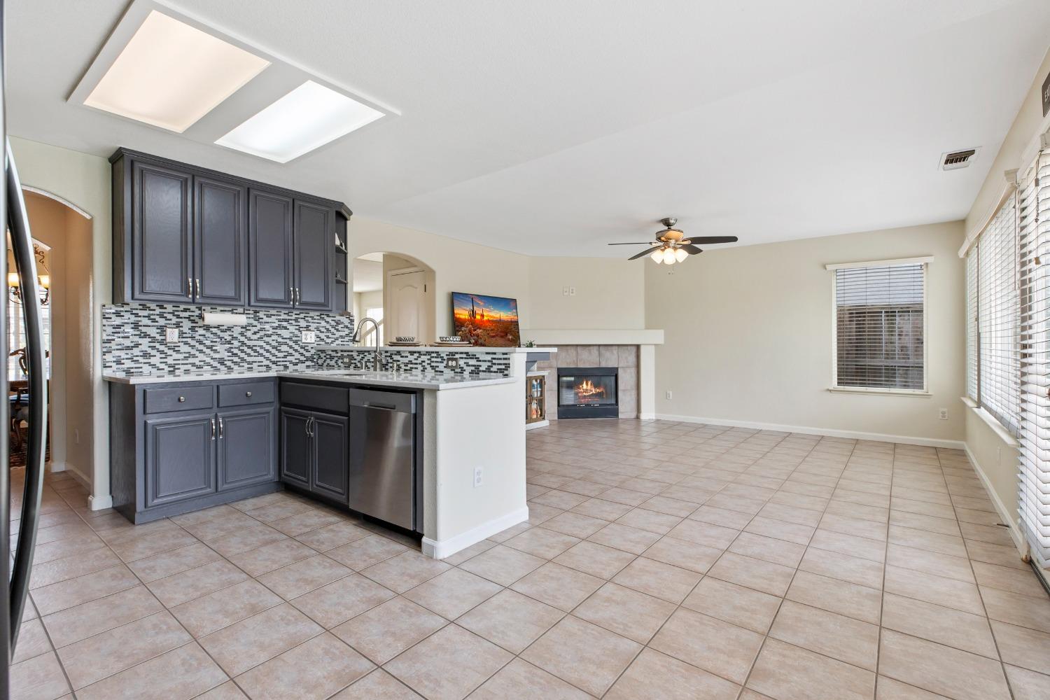 2135 Fountain Square Ave, Manteca, CA 95337