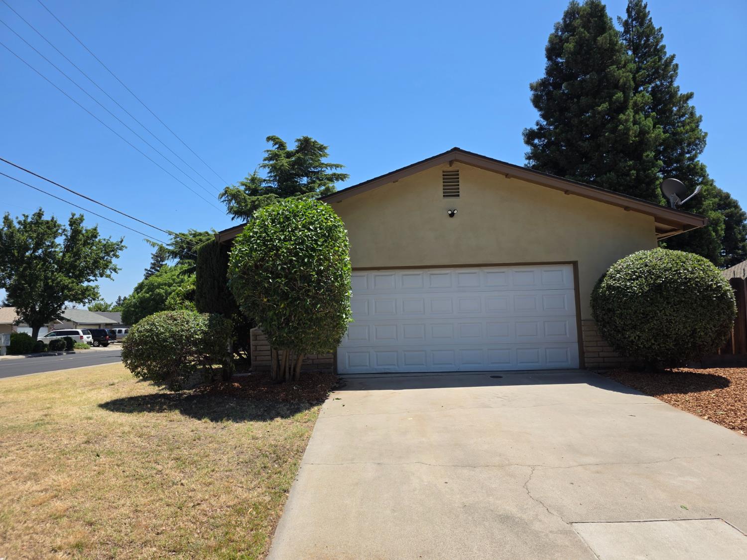 3712 E Orangeburg Ave, Modesto, CA 95355