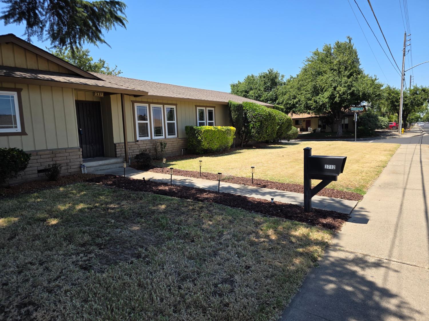 3712 E Orangeburg Ave, Modesto, CA 95355