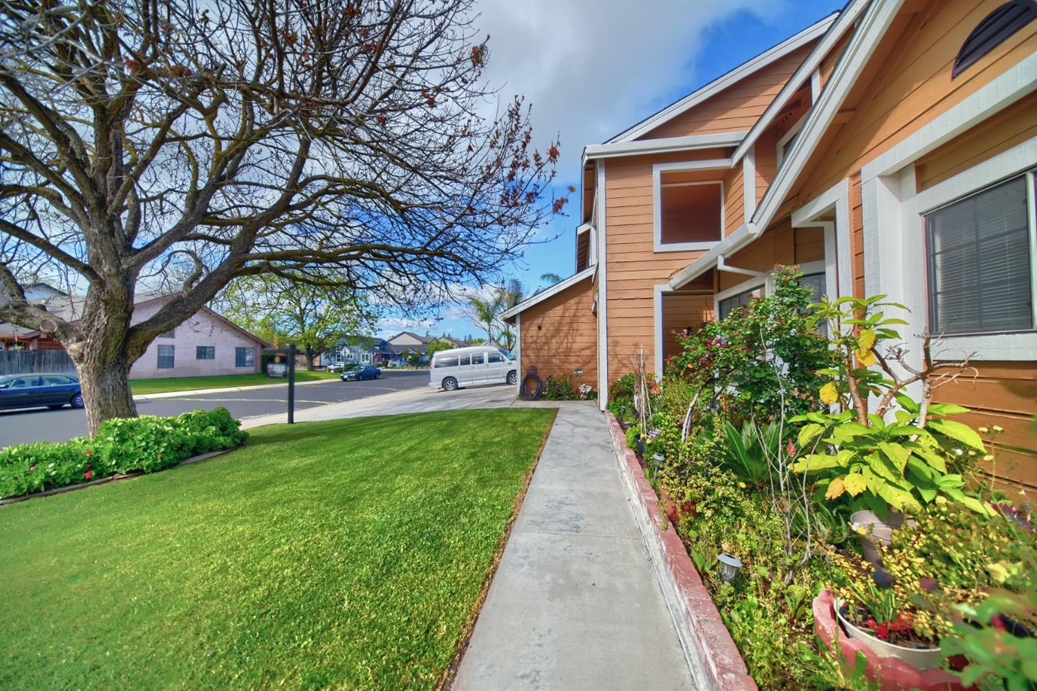 881 Snowgoose Ln, Manteca, CA 95337