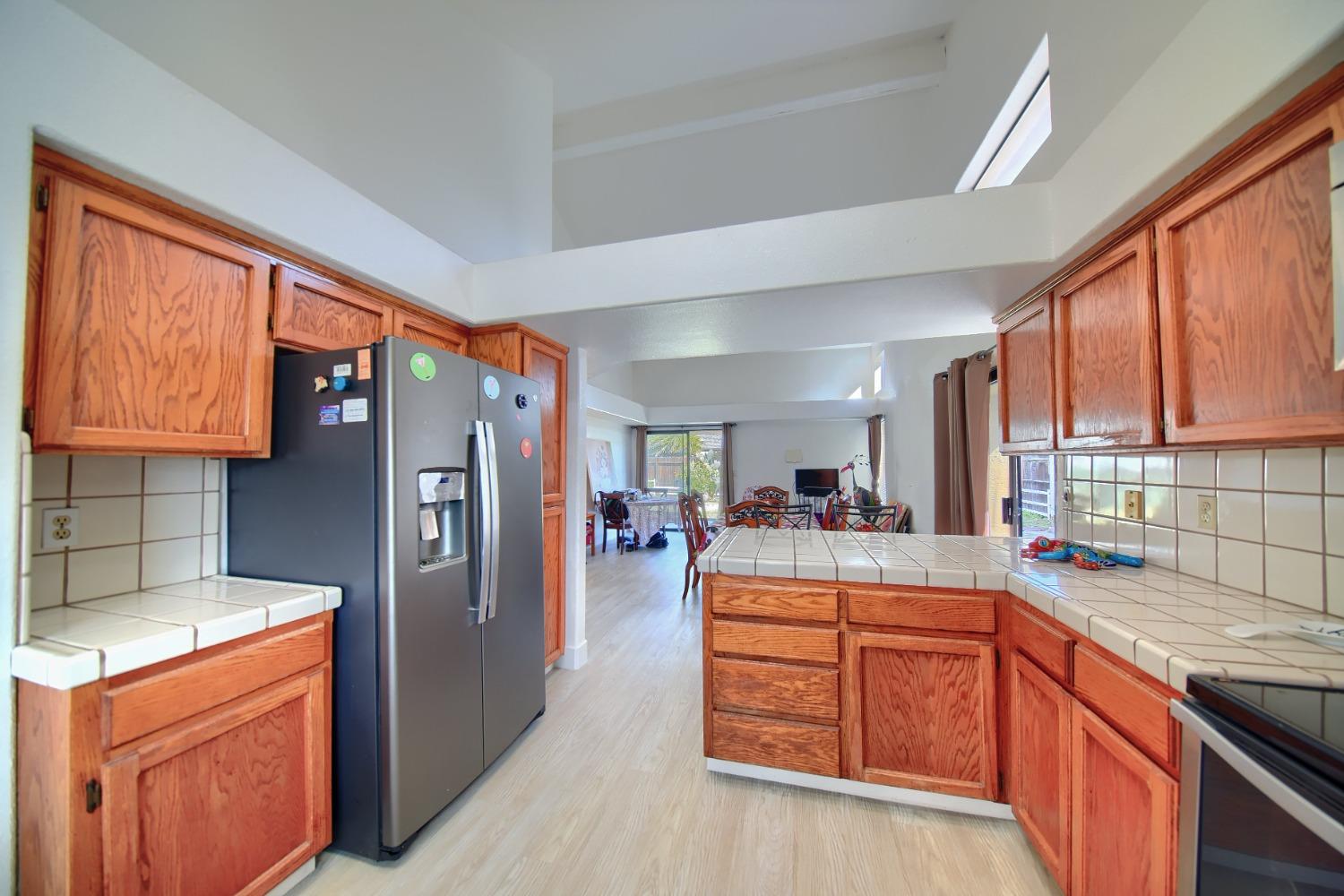 881 Snowgoose Ln, Manteca, CA 95337