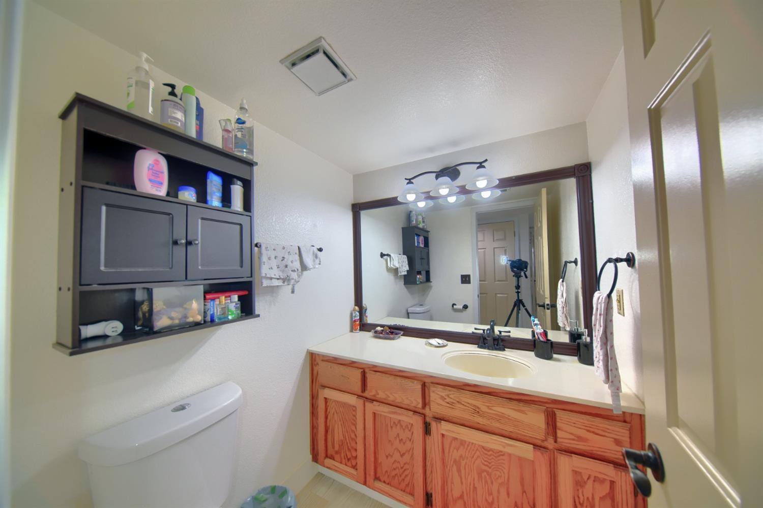 881 Snowgoose Ln, Manteca, CA 95337
