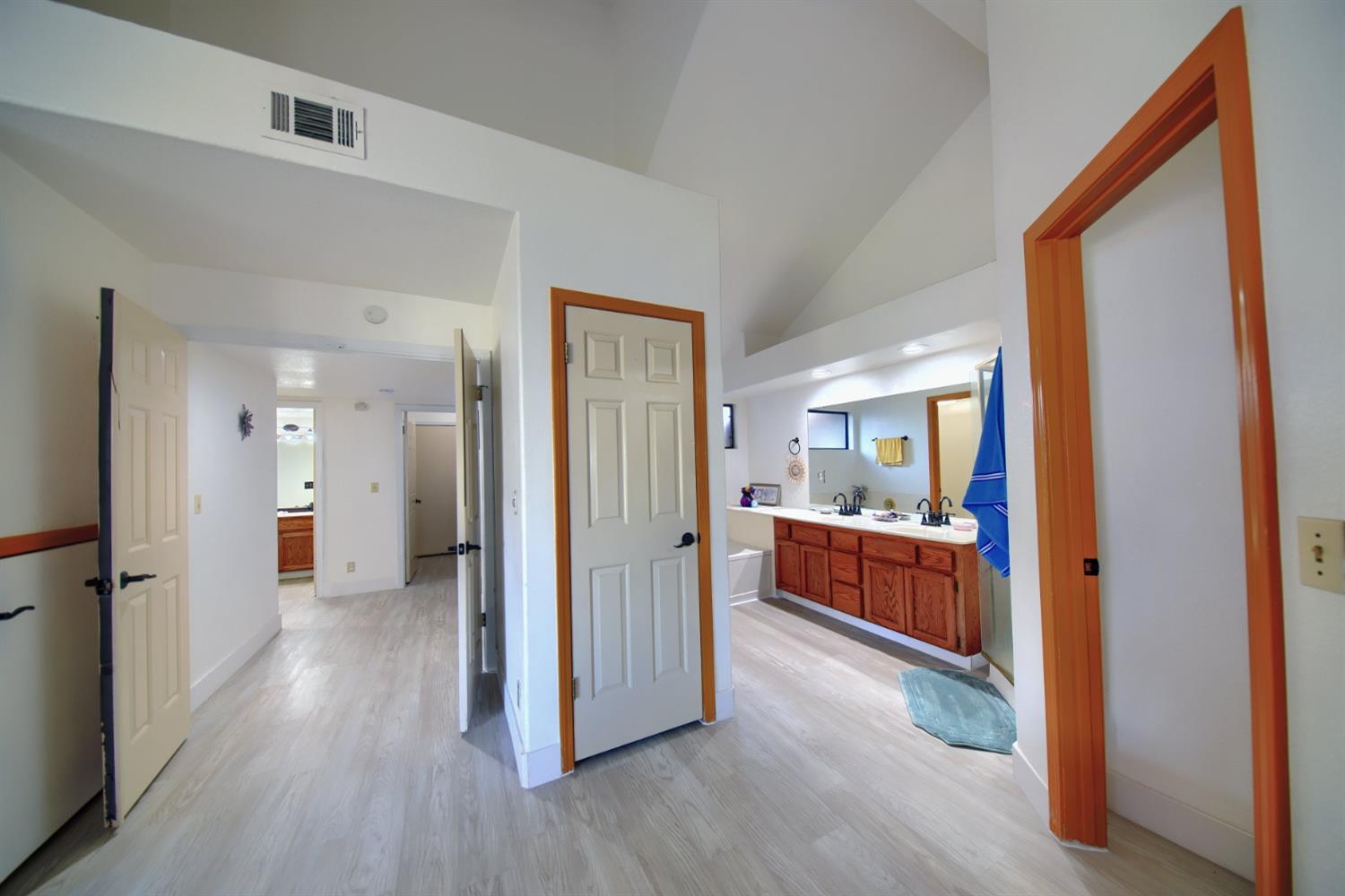 881 Snowgoose Ln, Manteca, CA 95337