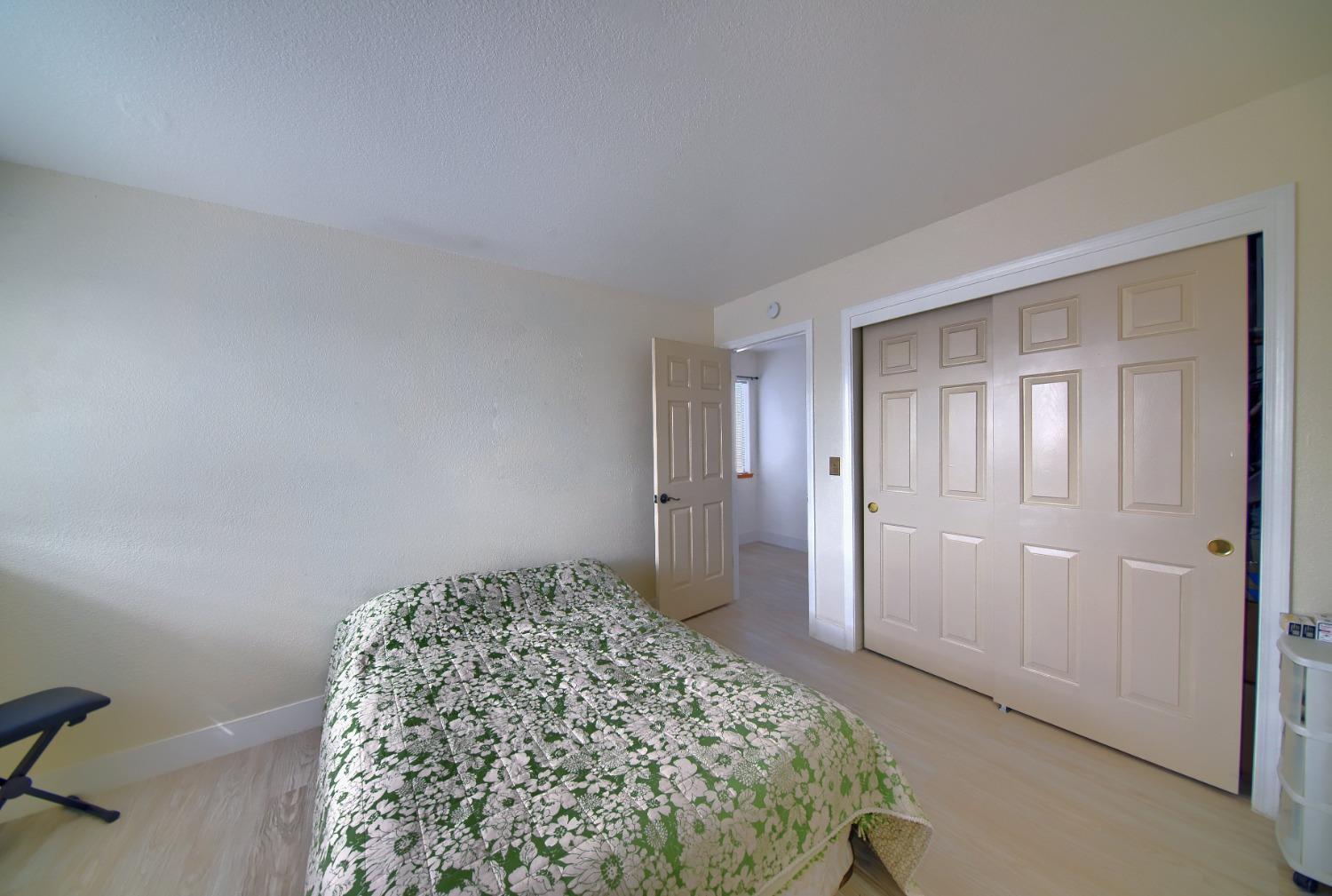 881 Snowgoose Ln, Manteca, CA 95337