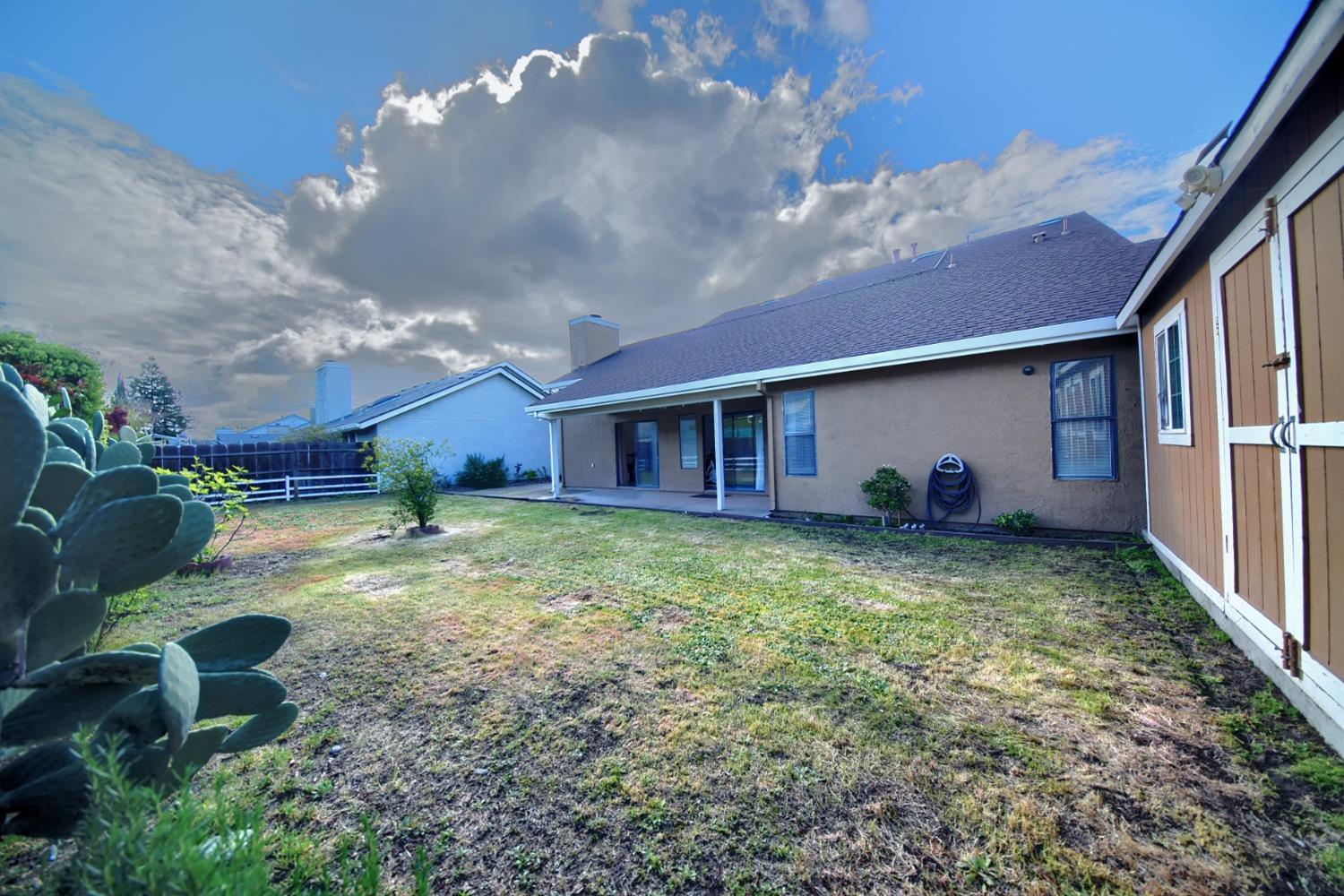 881 Snowgoose Ln, Manteca, CA 95337