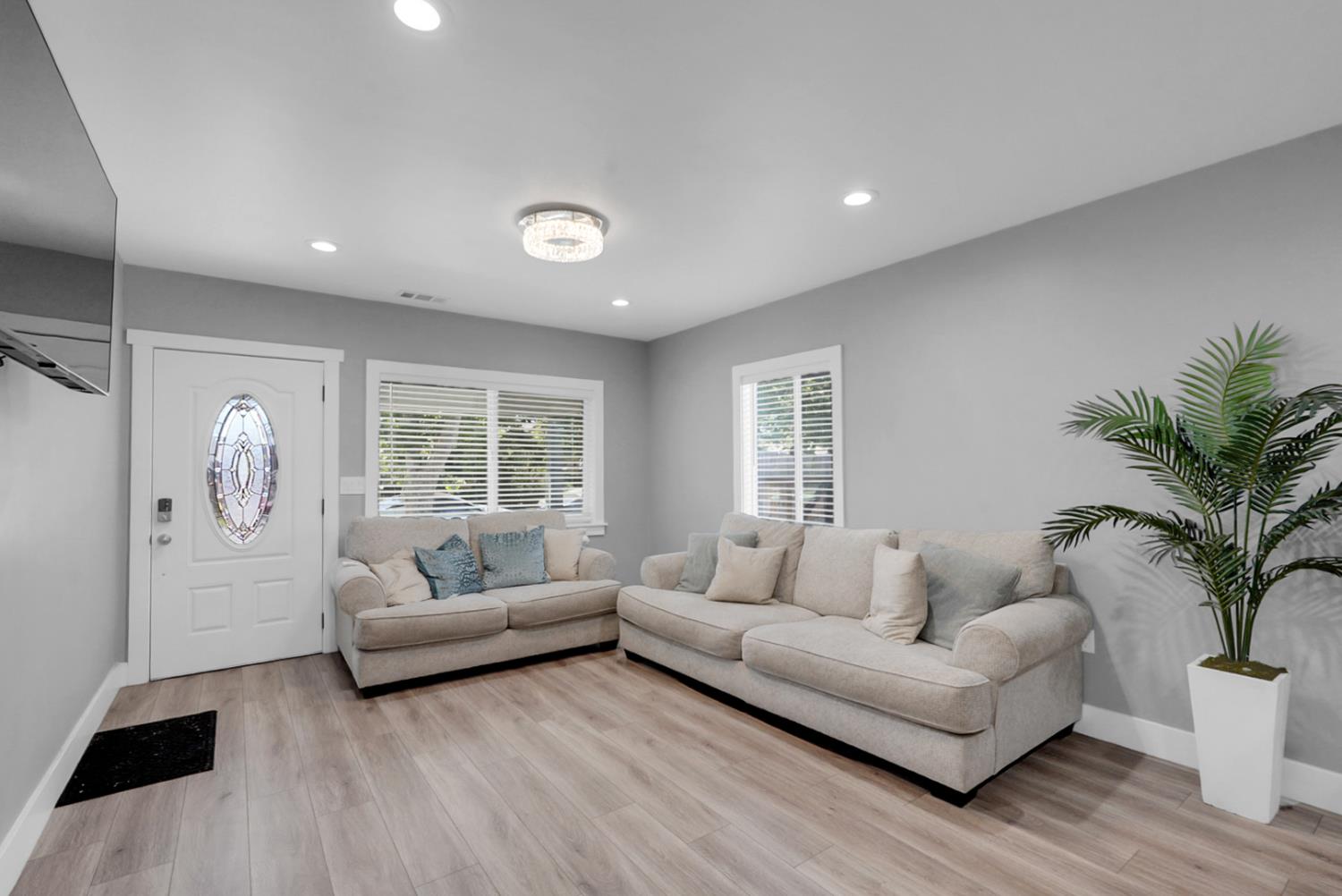 324 S Orange St, Turlock, CA 95380