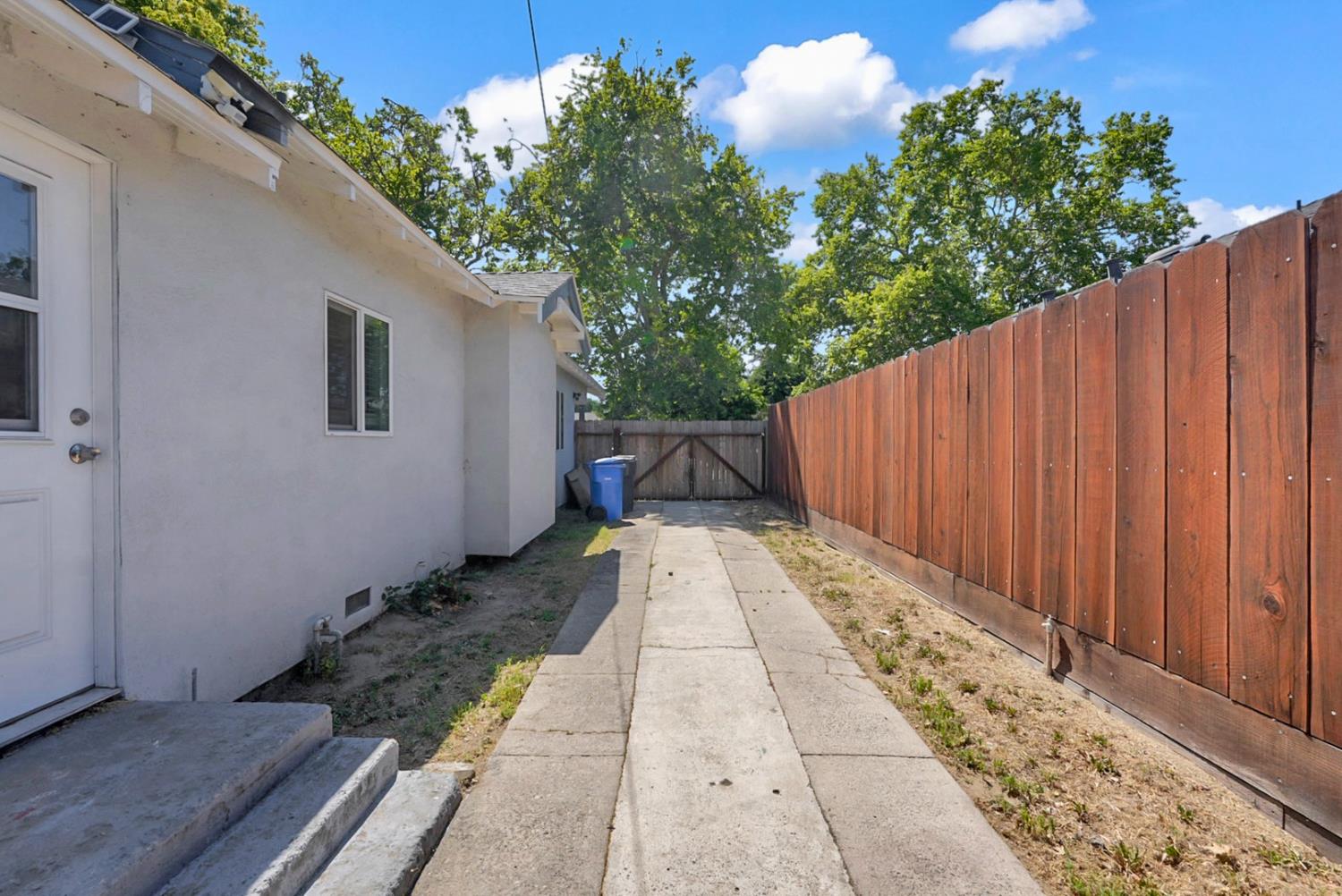 324 S Orange St, Turlock, CA 95380
