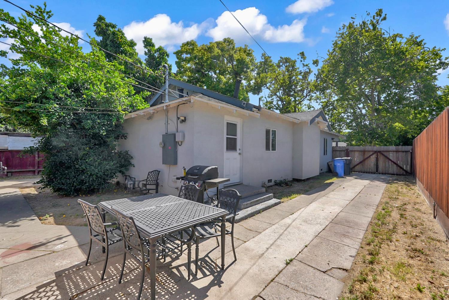 324 S Orange St, Turlock, CA 95380