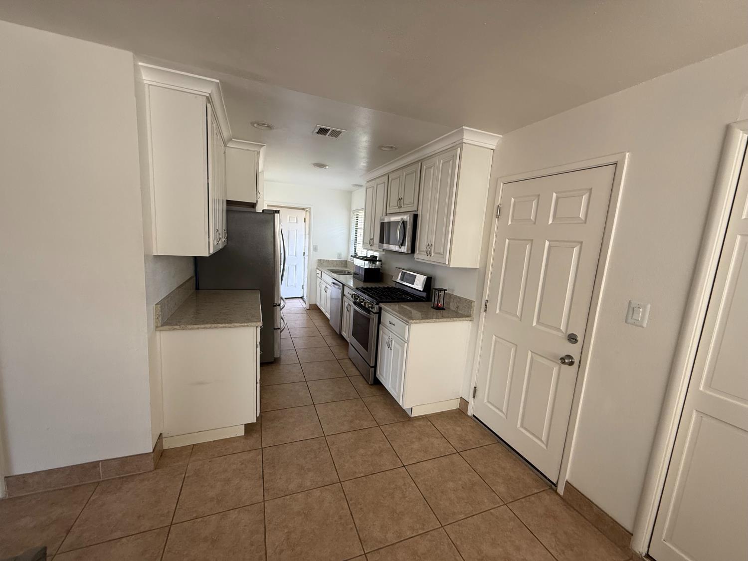1064 Tioga Way, Manteca, CA 95337