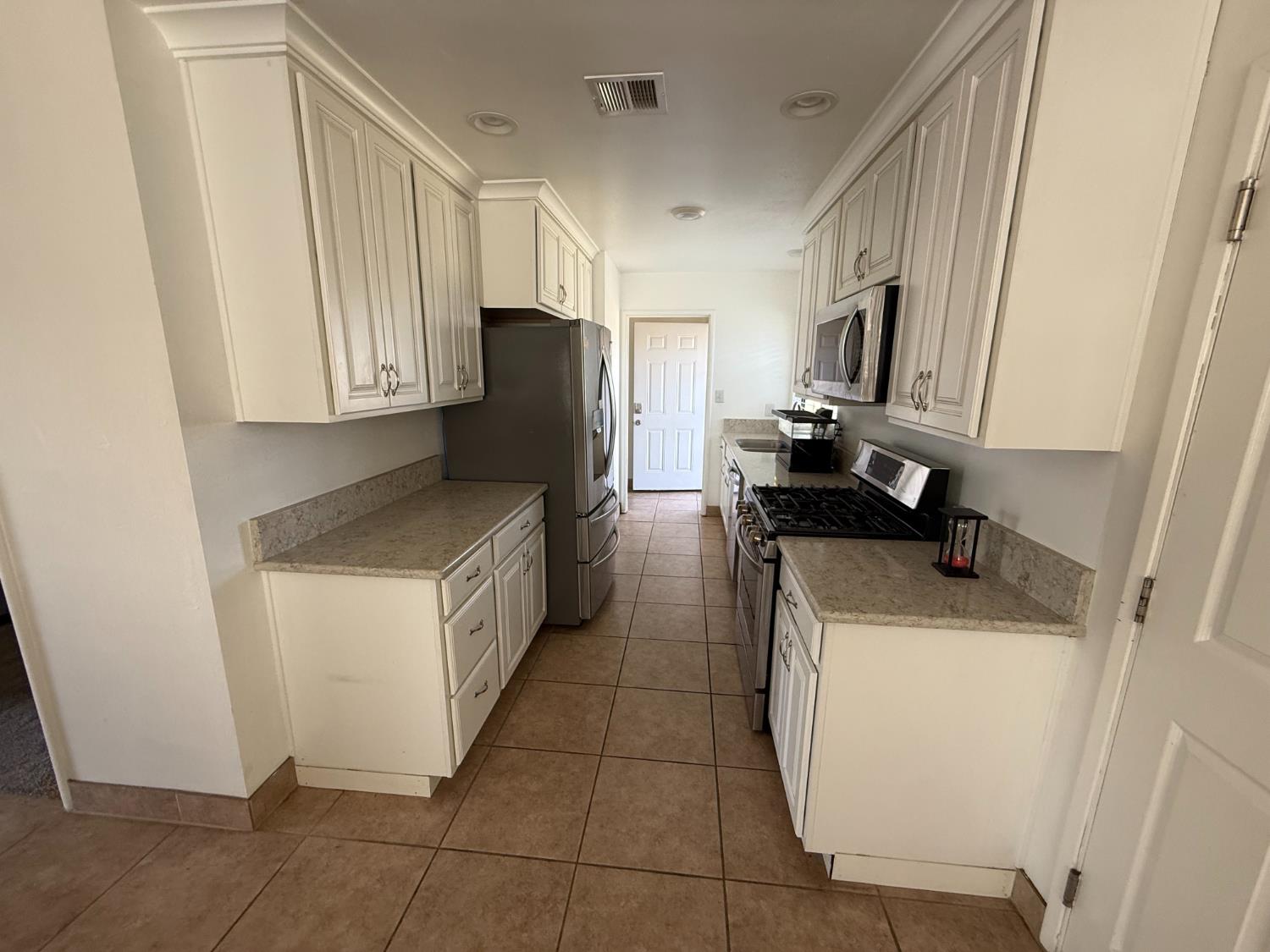 1064 Tioga Way, Manteca, CA 95337