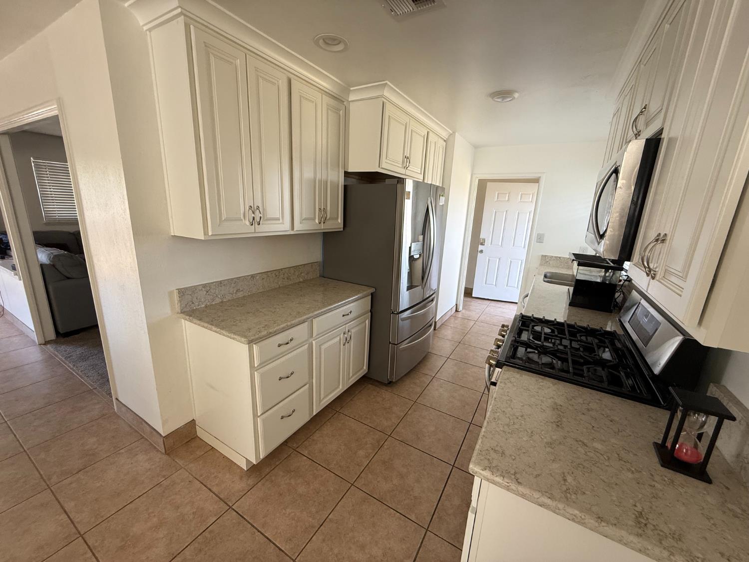 1064 Tioga Way, Manteca, CA 95337