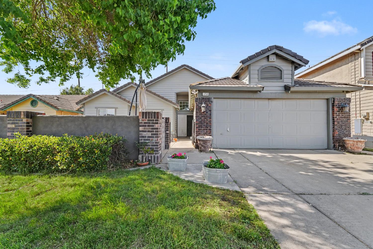 1750 E G St, Oakdale, CA 95361