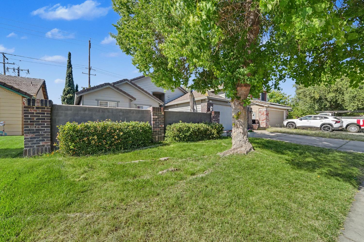 1750 E G St, Oakdale, CA 95361