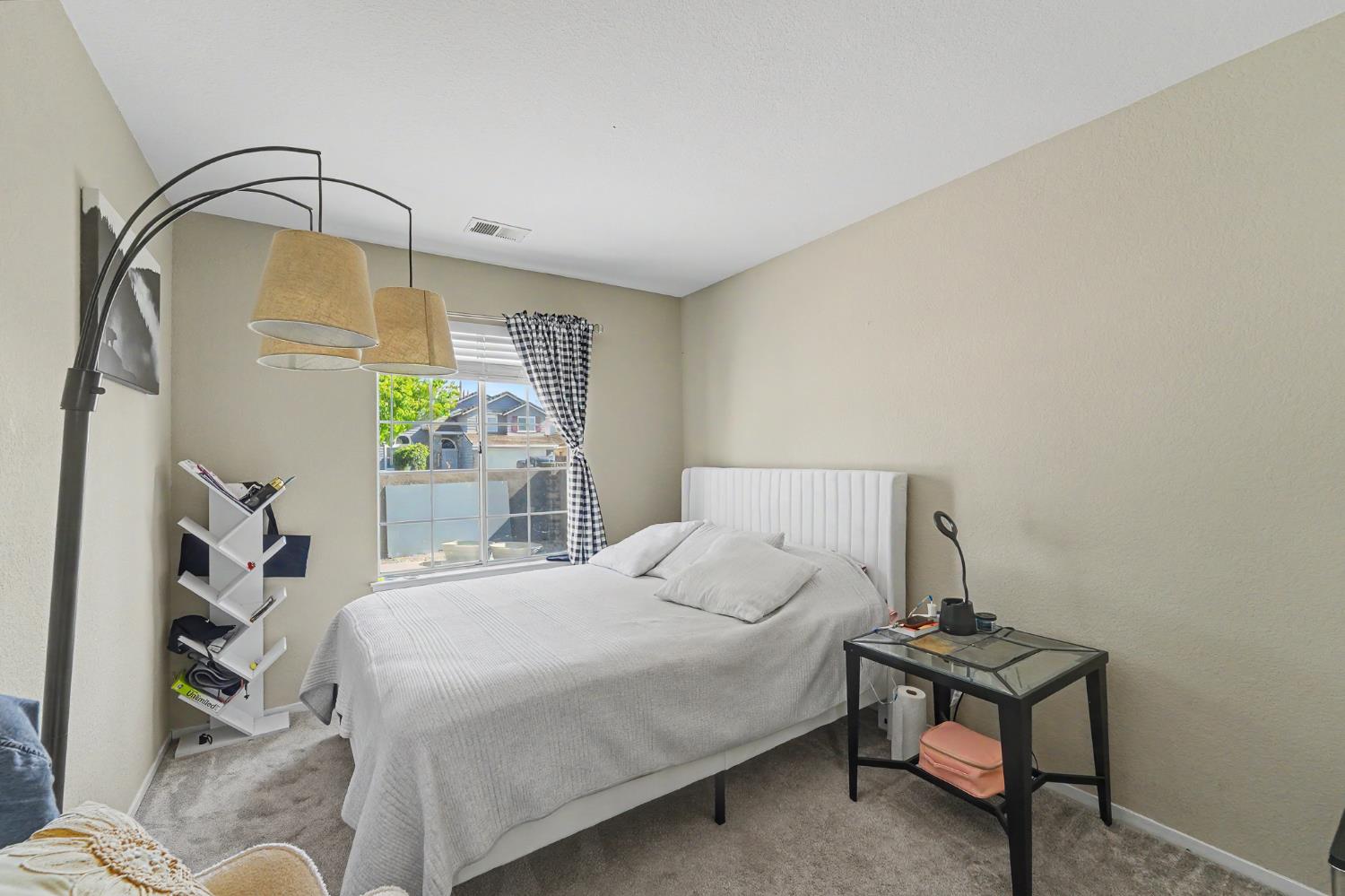 1750 E G St, Oakdale, CA 95361