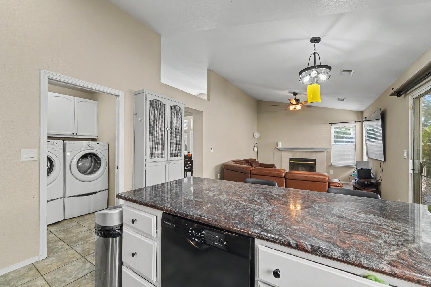 1750 E G St, Oakdale, CA 95361