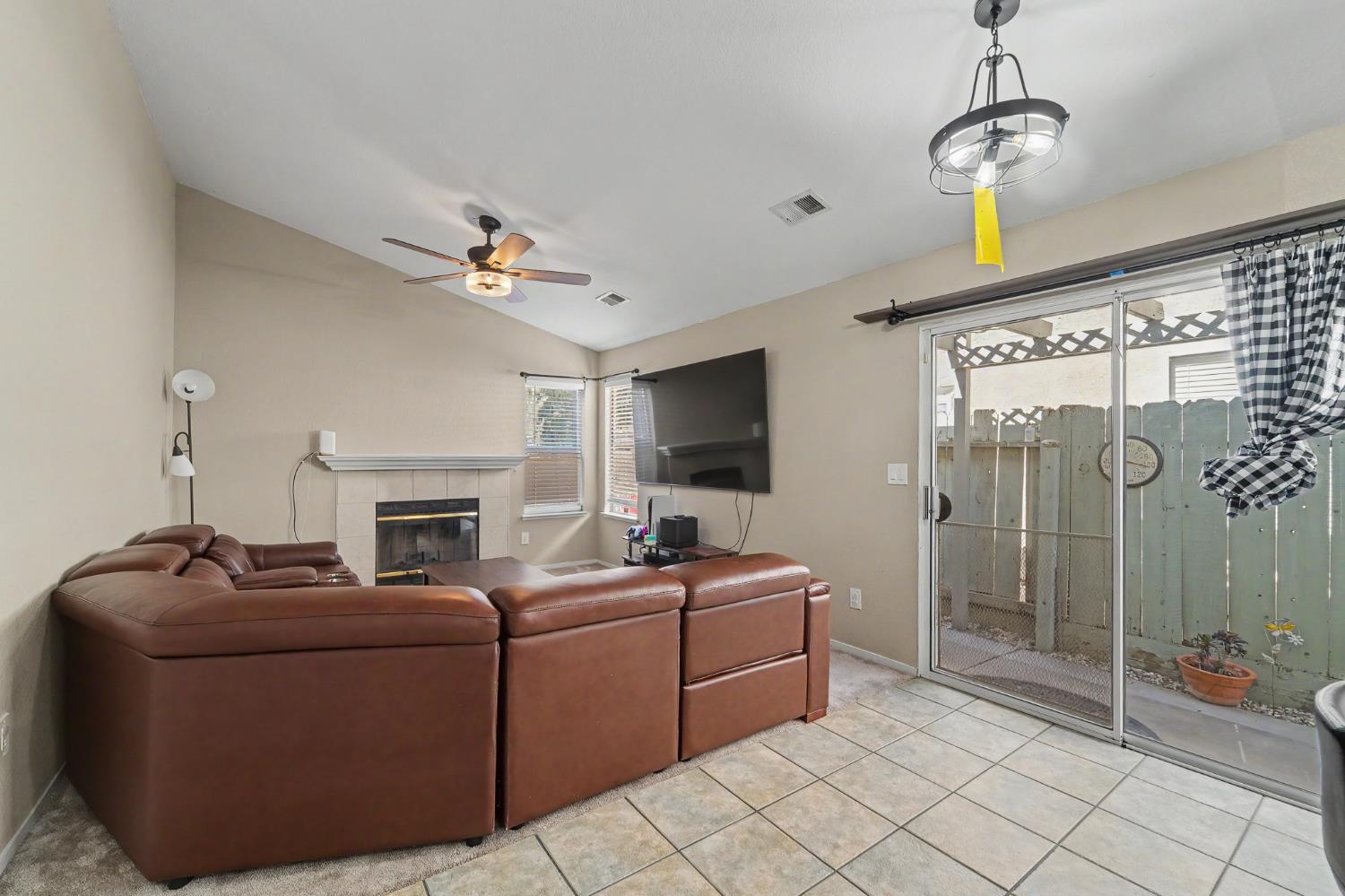1750 E G St, Oakdale, CA 95361