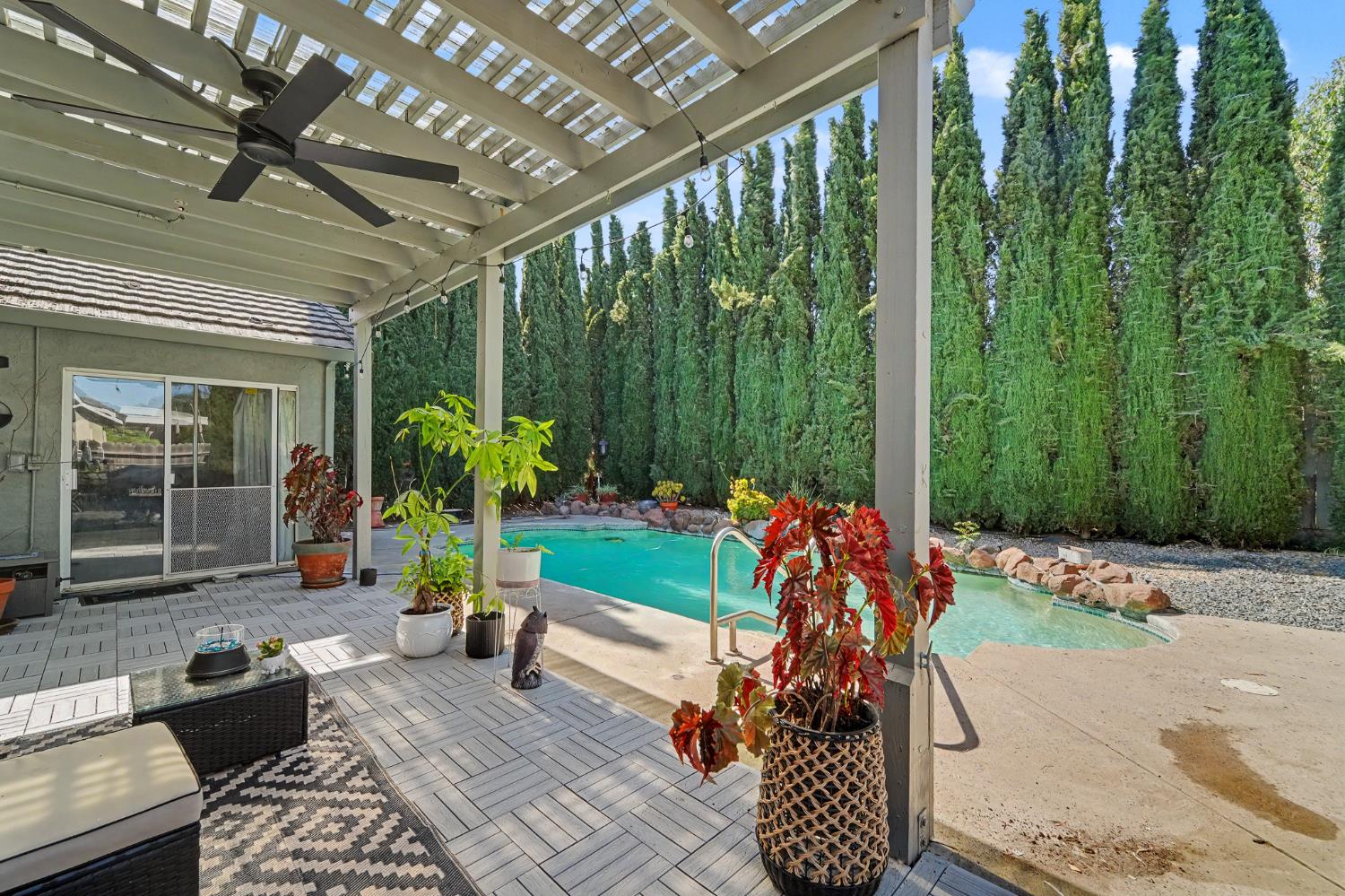 1750 E G St, Oakdale, CA 95361