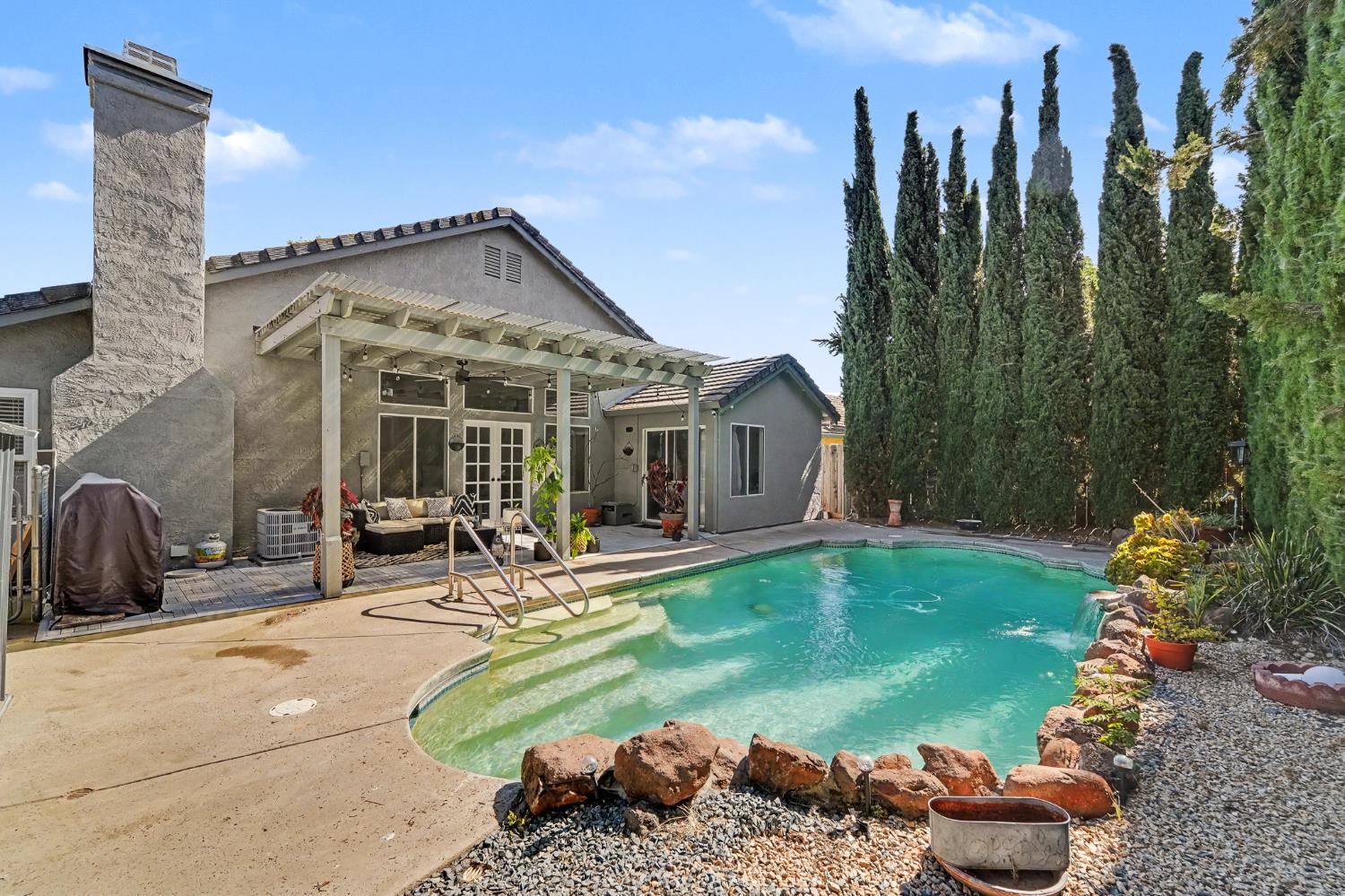1750 E G St, Oakdale, CA 95361