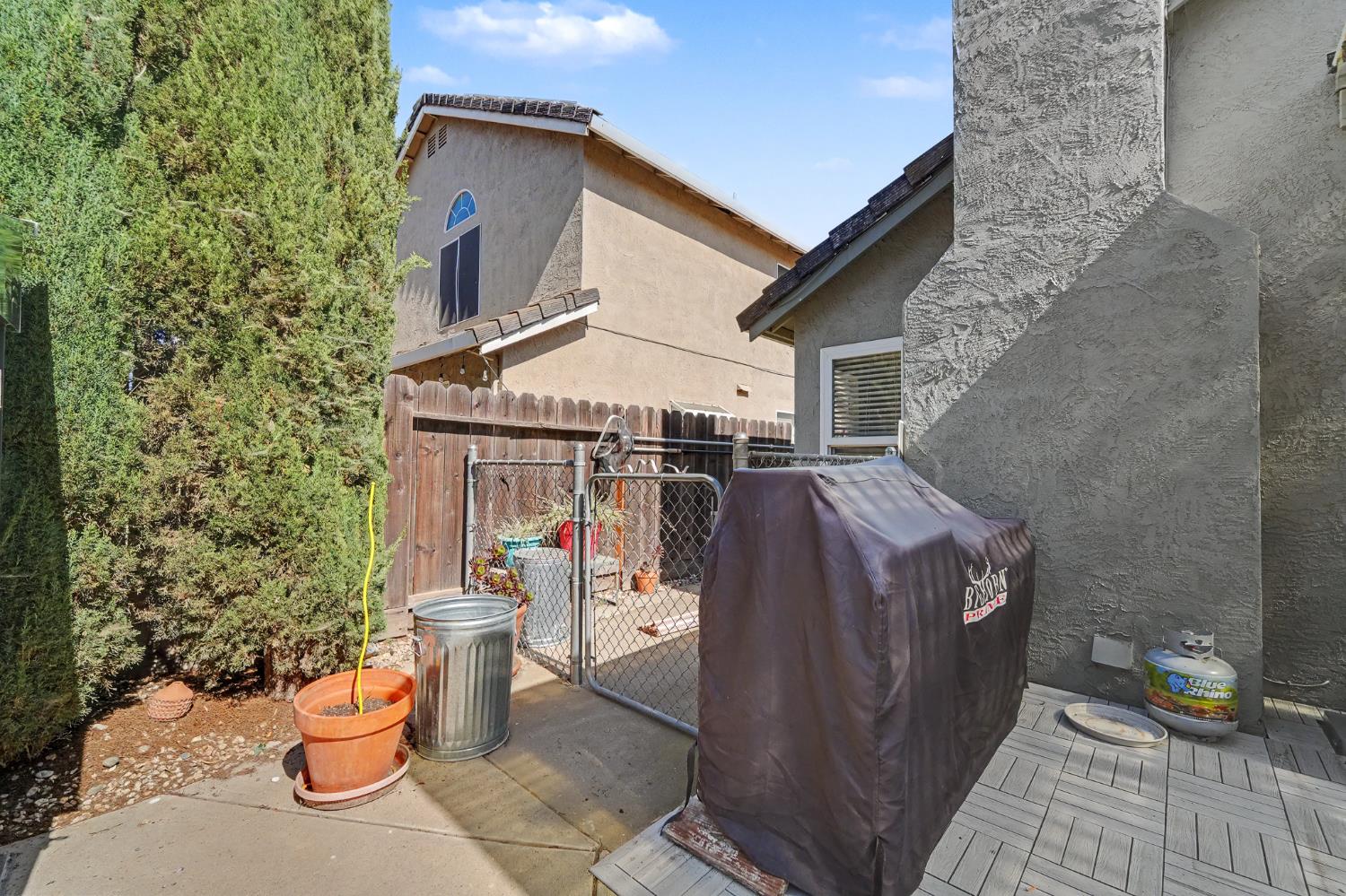 1750 E G St, Oakdale, CA 95361