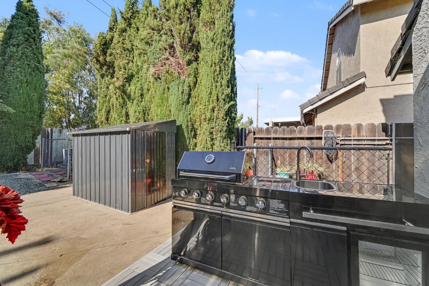 1750 E G St, Oakdale, CA 95361