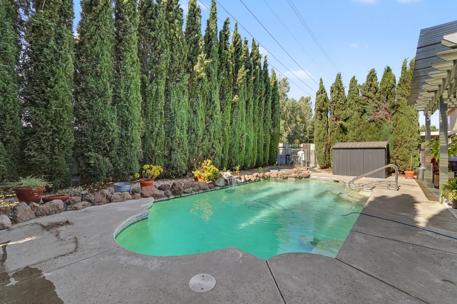 1750 E G St, Oakdale, CA 95361
