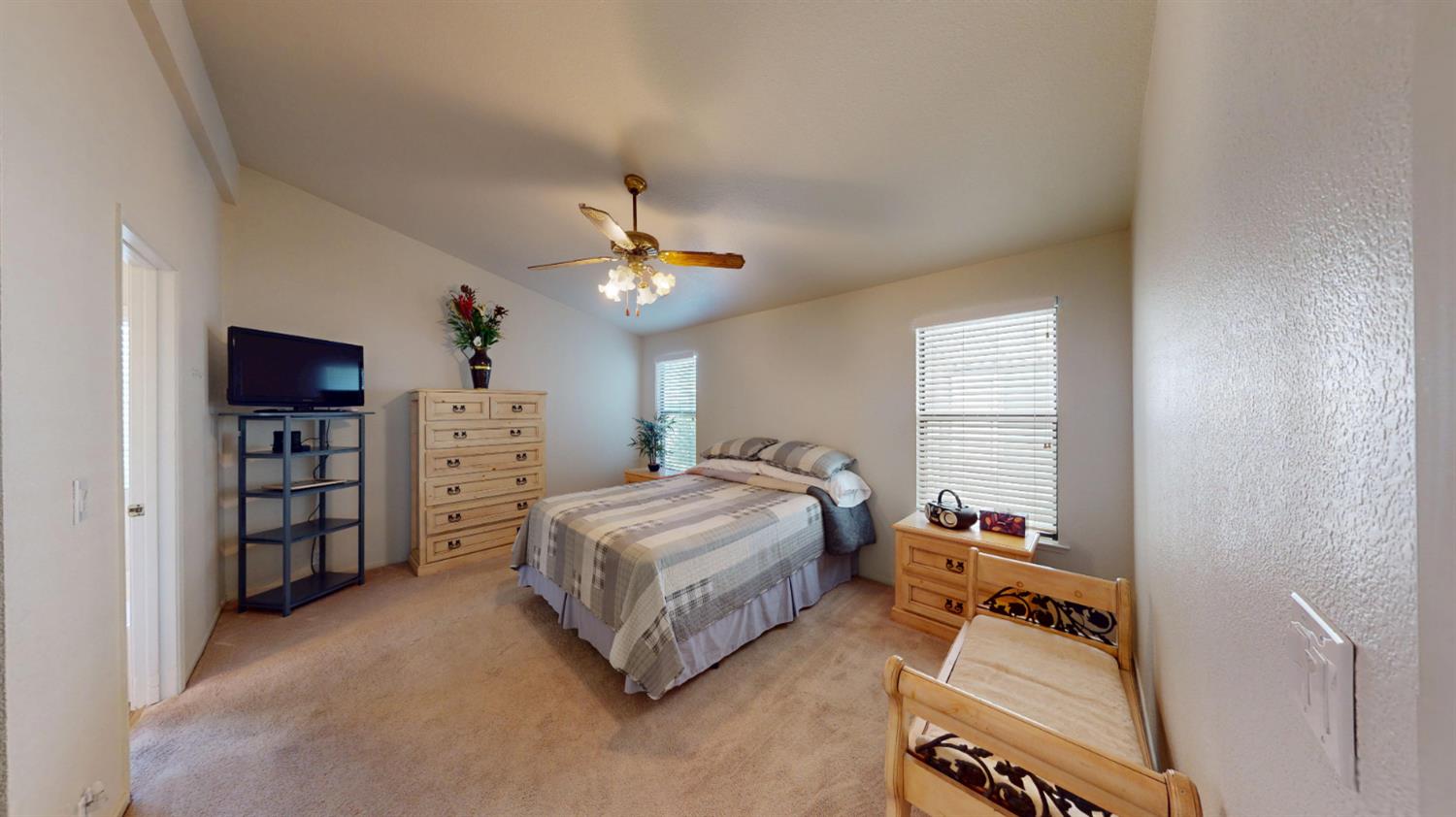 1500 E Held Dr #55, Modesto, CA 95355