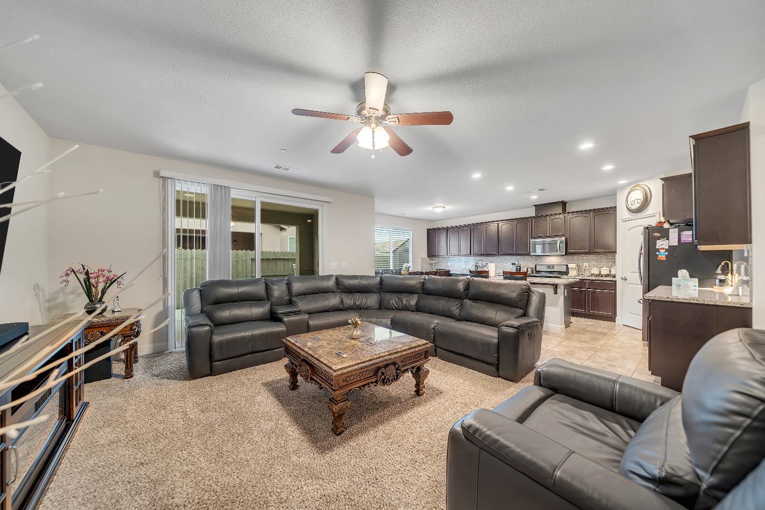 1910 Southport Ave, Livingston, CA 95334