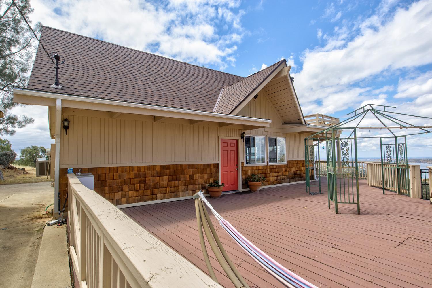 5874 Arbolada Dr, La Grange, CA 95329