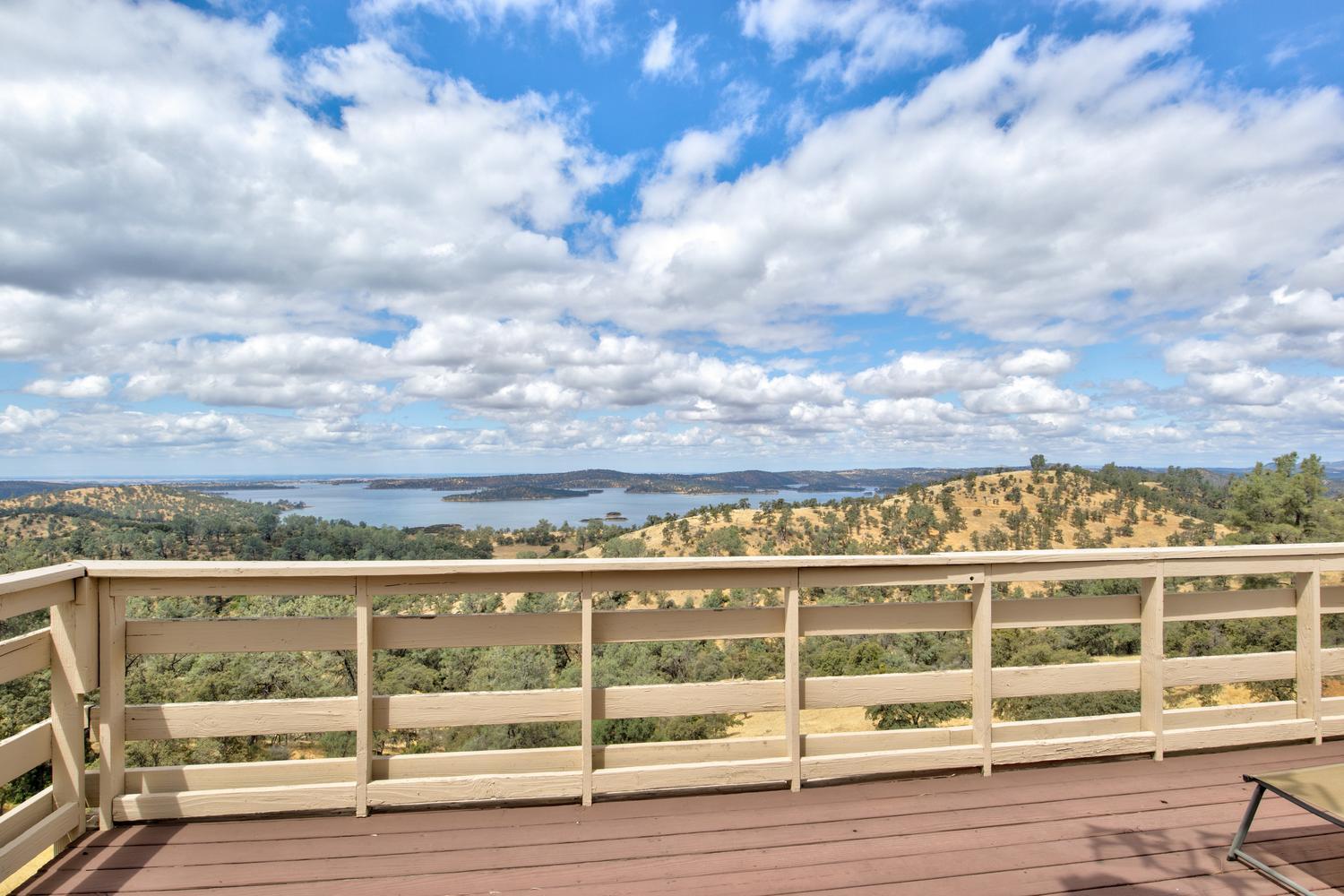 5874 Arbolada Dr, La Grange, CA 95329