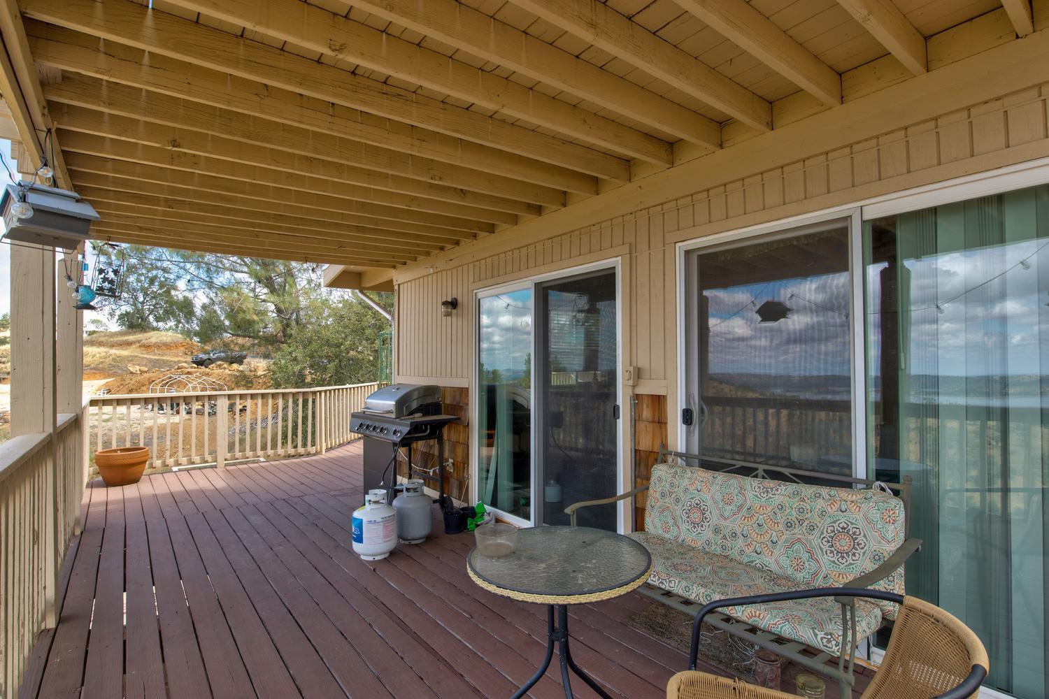 5874 Arbolada Dr, La Grange, CA 95329