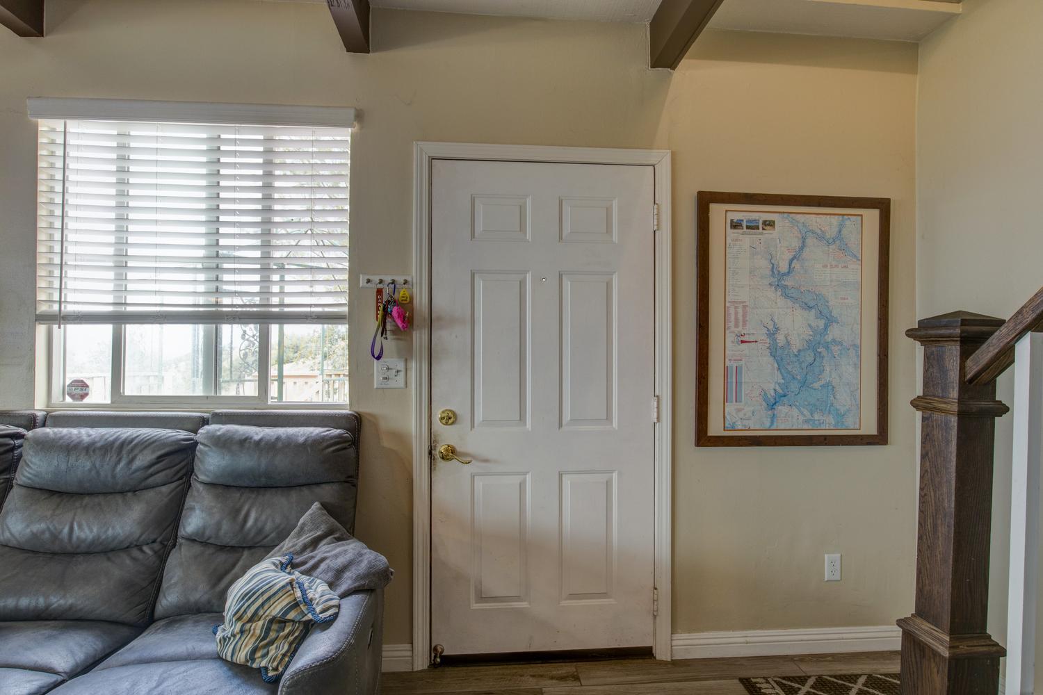5874 Arbolada Dr, La Grange, CA 95329