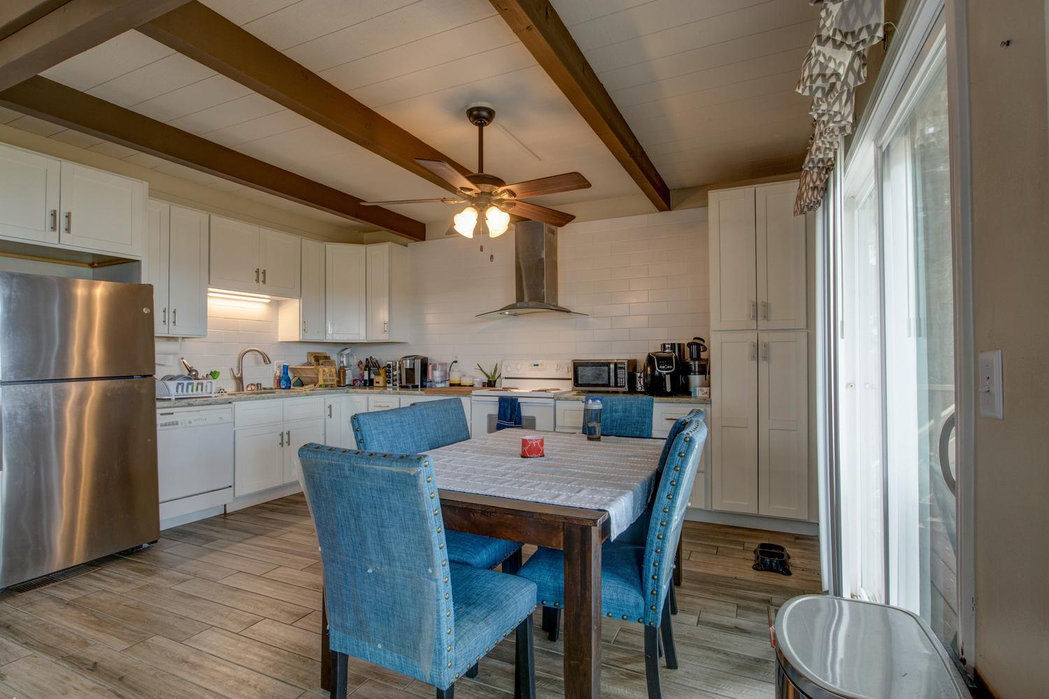 5874 Arbolada Dr, La Grange, CA 95329