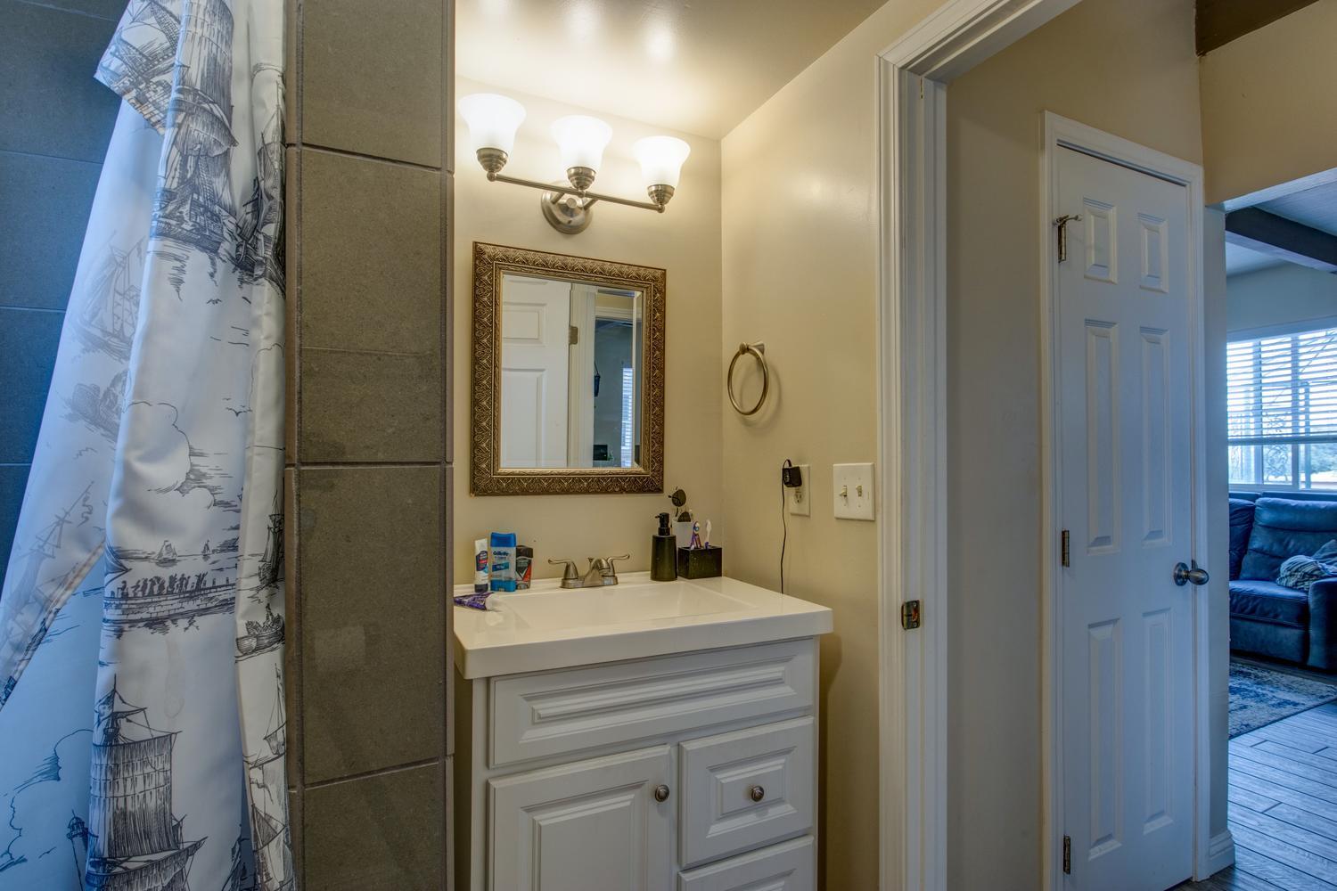 5874 Arbolada Dr, La Grange, CA 95329
