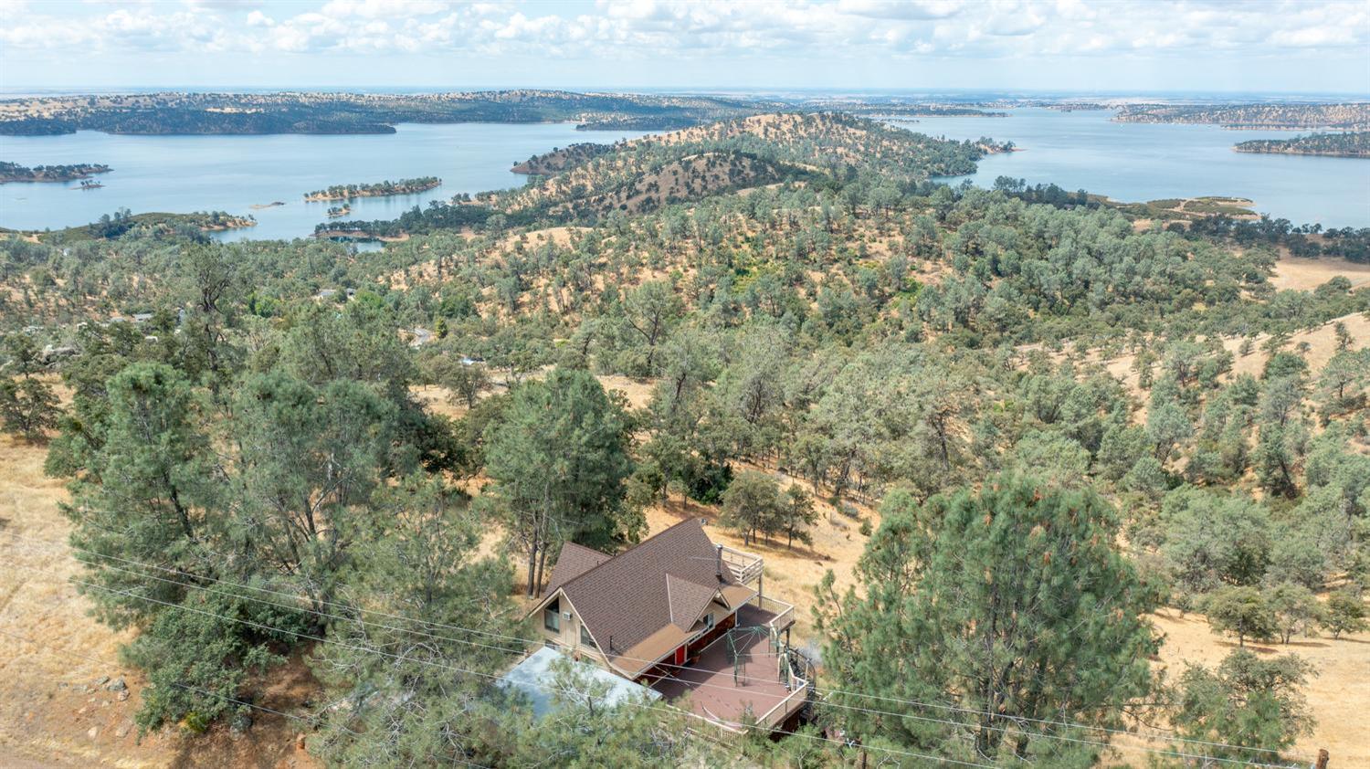 5874 Arbolada Dr, La Grange, CA 95329