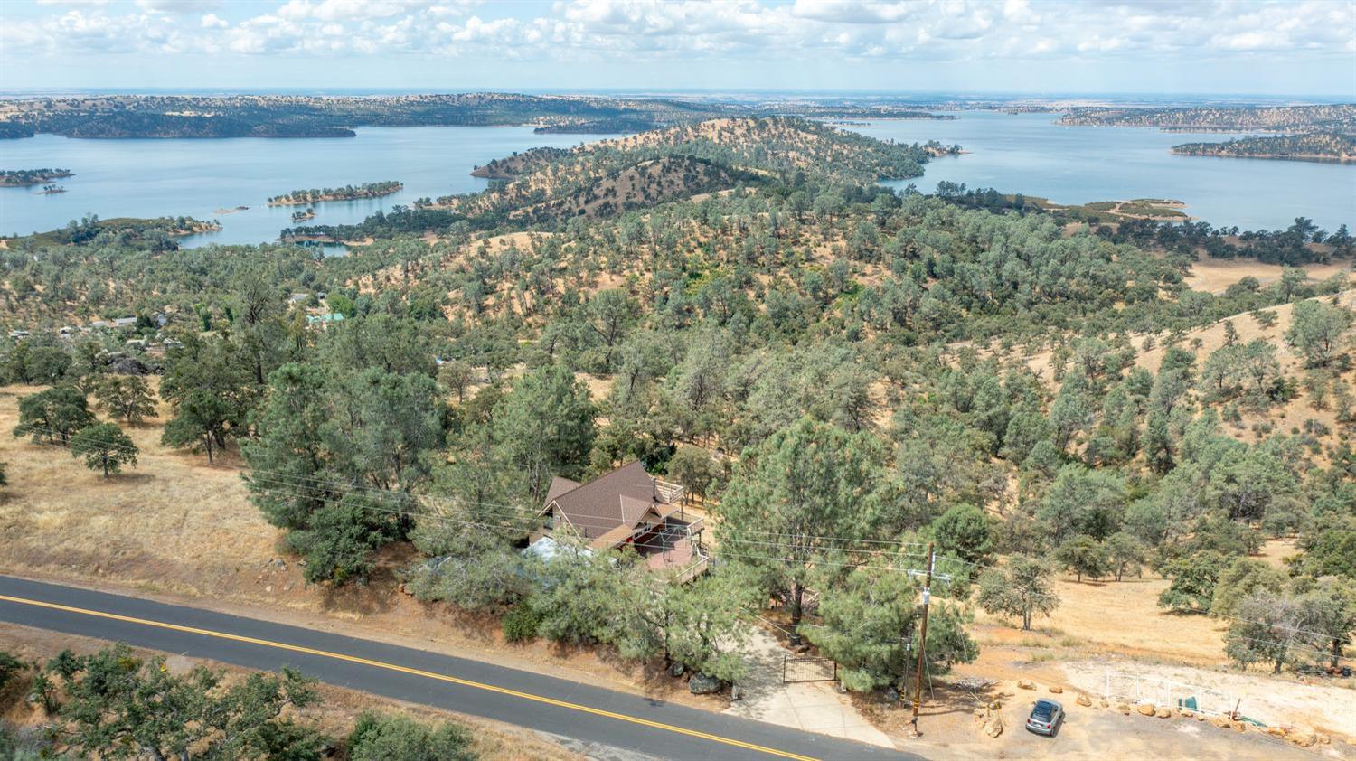 5874 Arbolada Dr, La Grange, CA 95329