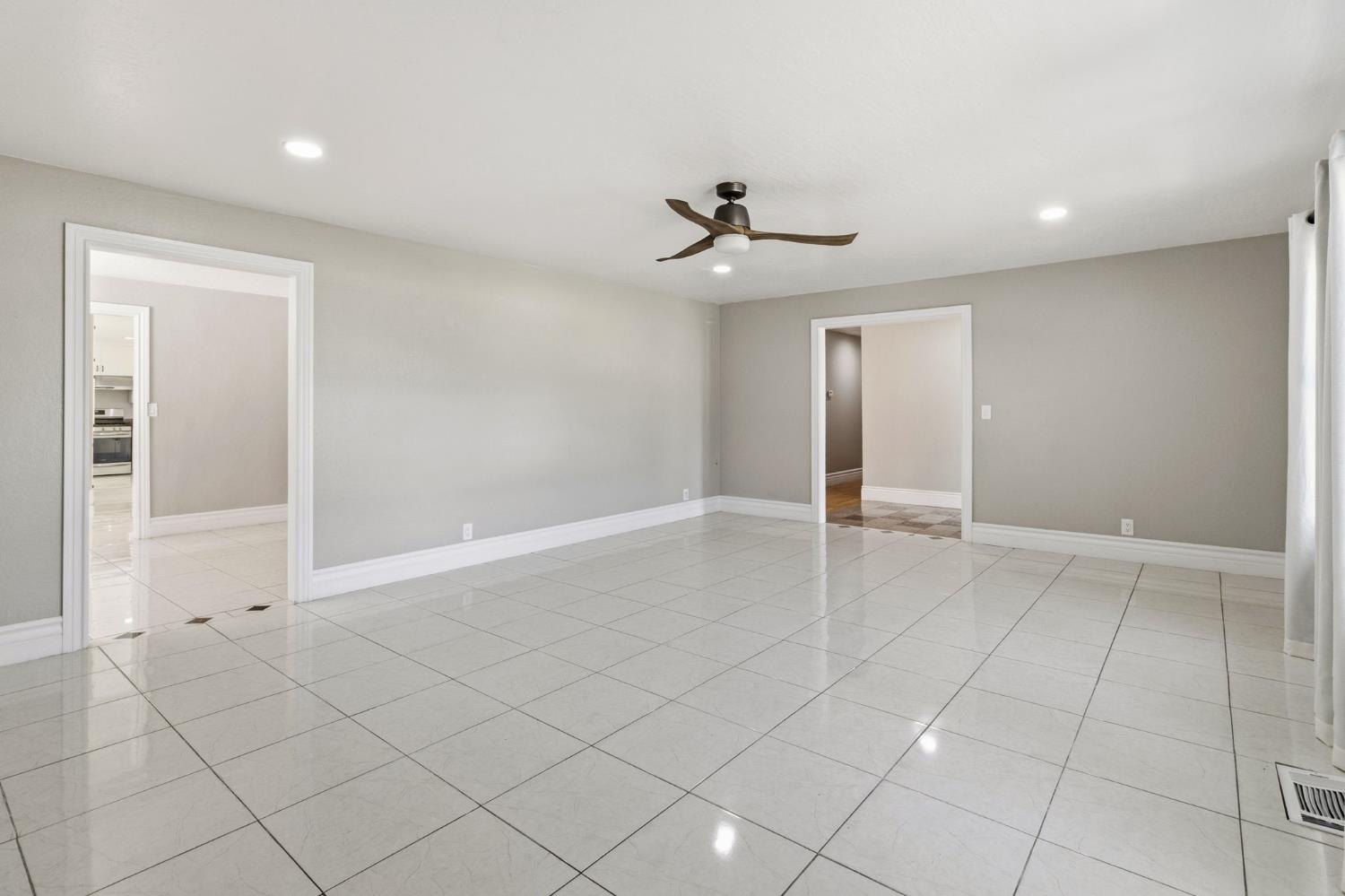 1408 Wallin Way, Modesto, CA 95351