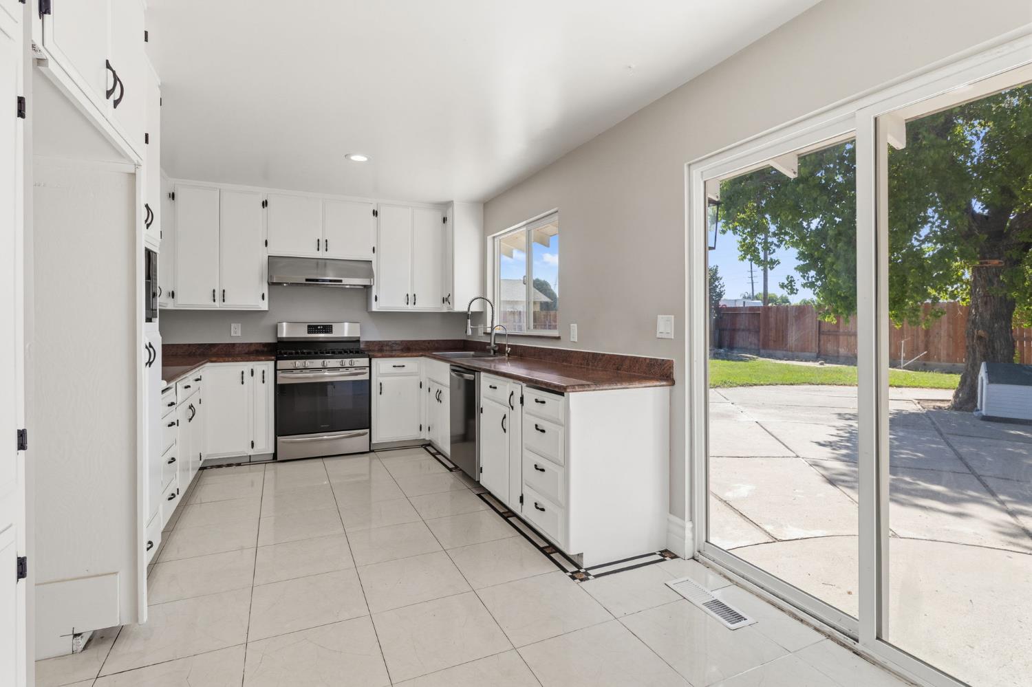 1408 Wallin Way, Modesto, CA 95351