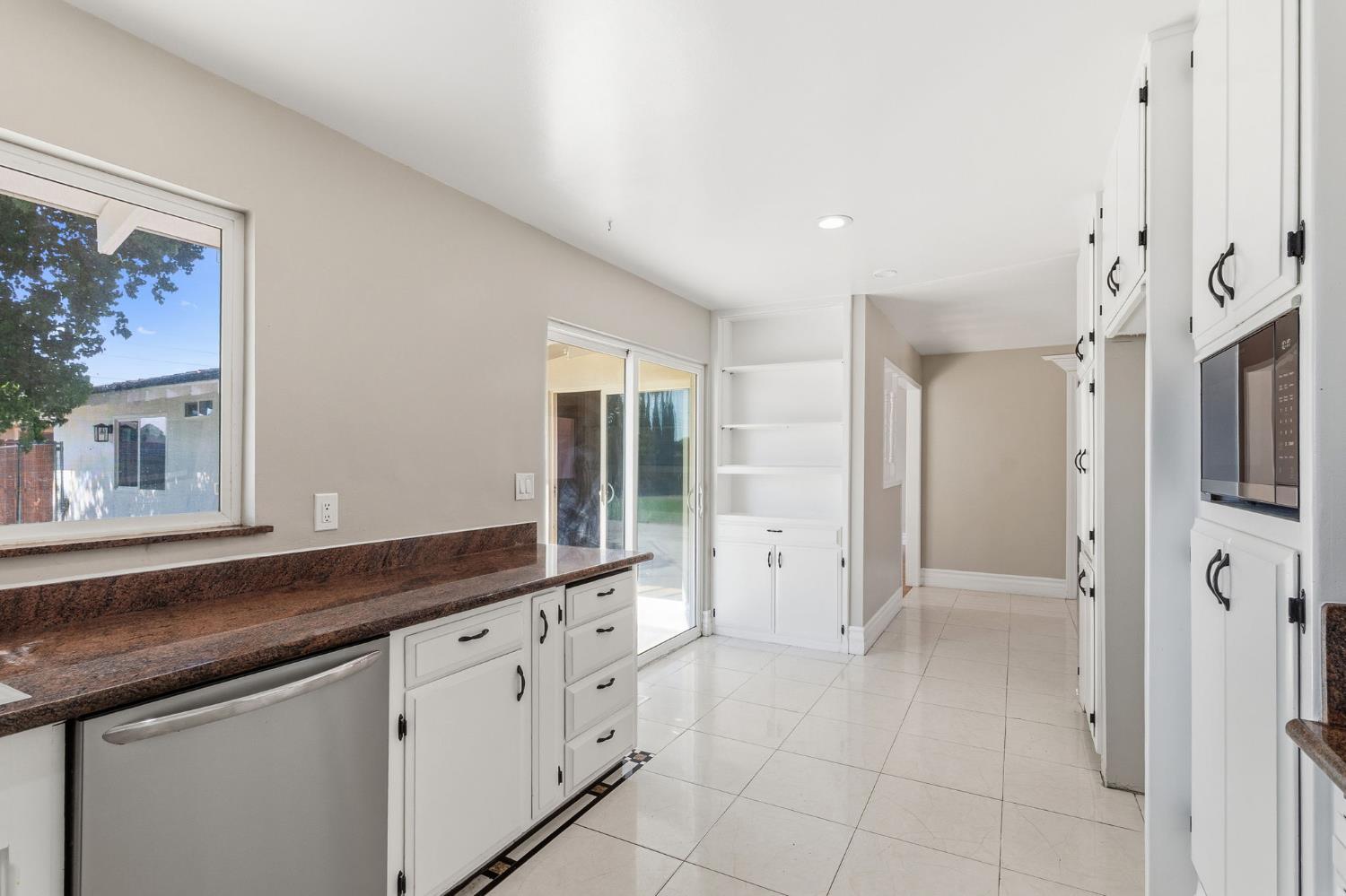 1408 Wallin Way, Modesto, CA 95351