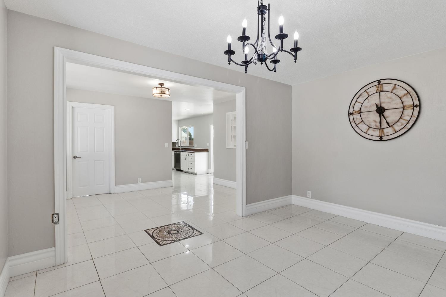 1408 Wallin Way, Modesto, CA 95351