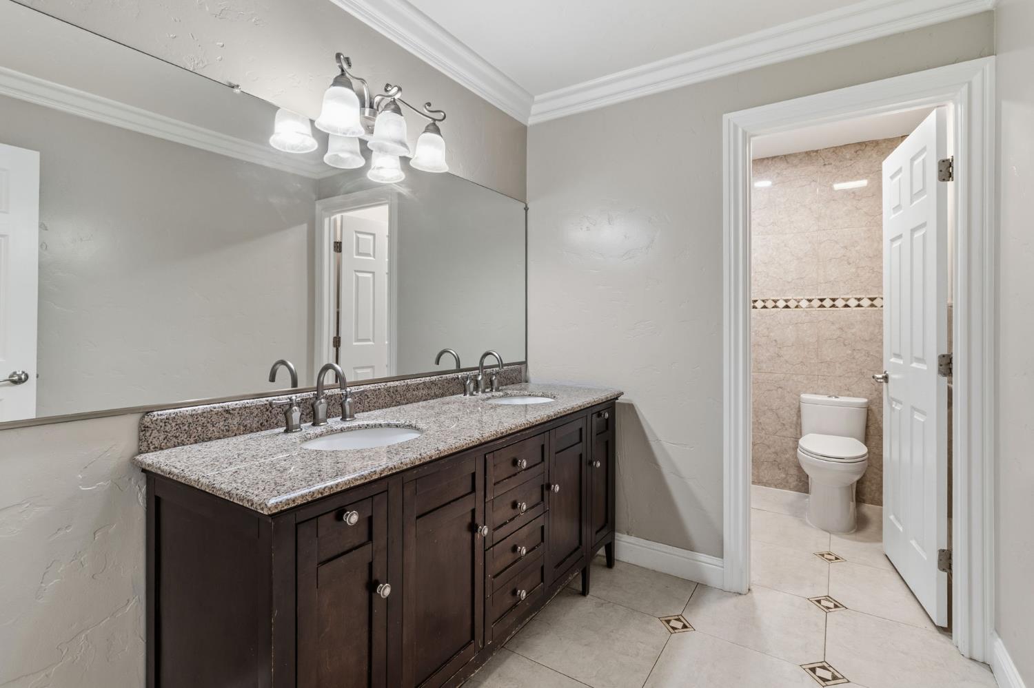 1408 Wallin Way, Modesto, CA 95351