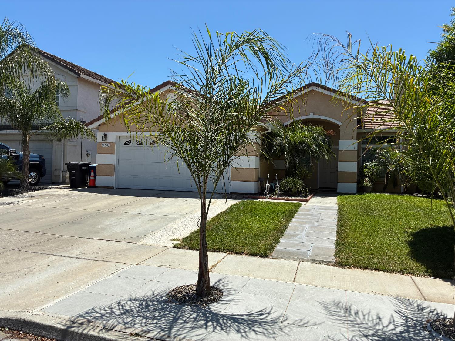 868 Alcoy Dr, Ceres, CA 95307