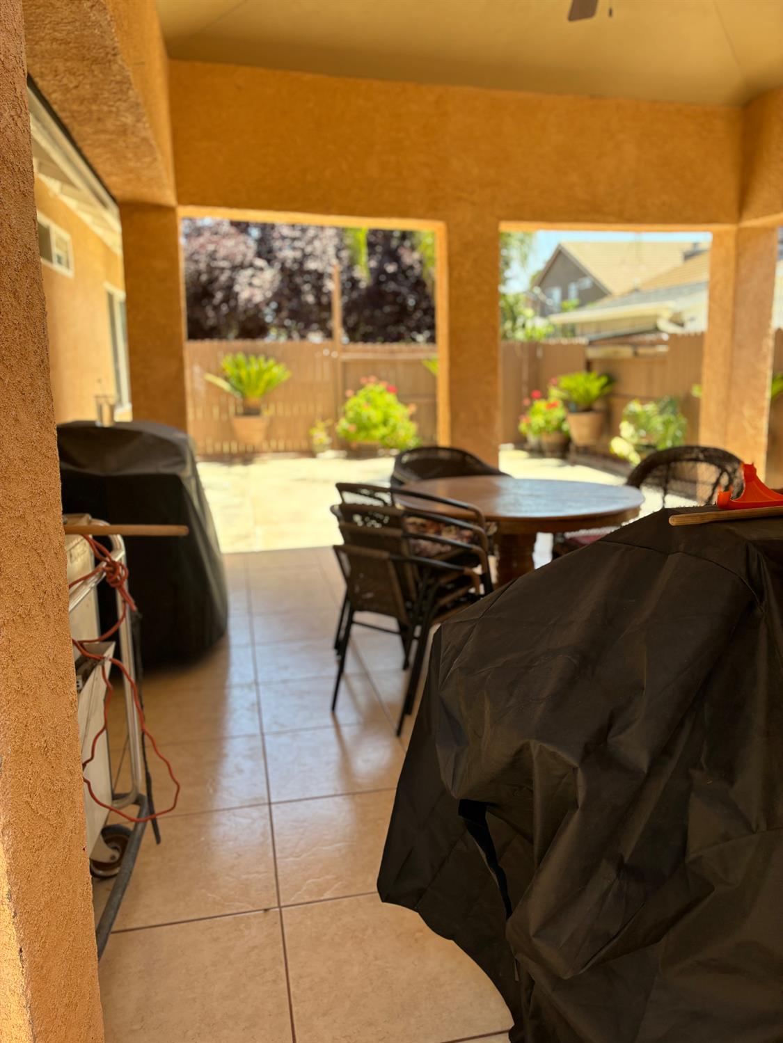 868 Alcoy Dr, Ceres, CA 95307
