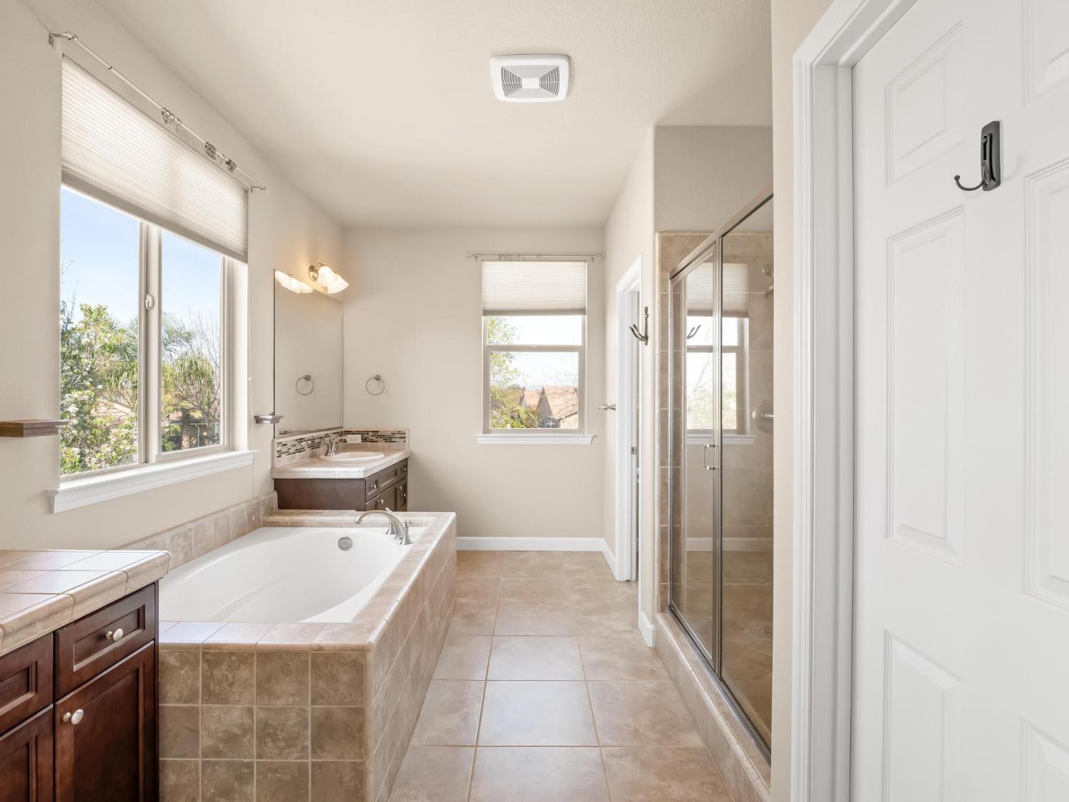 1178 Blackwood Ave, Clovis, CA 93619